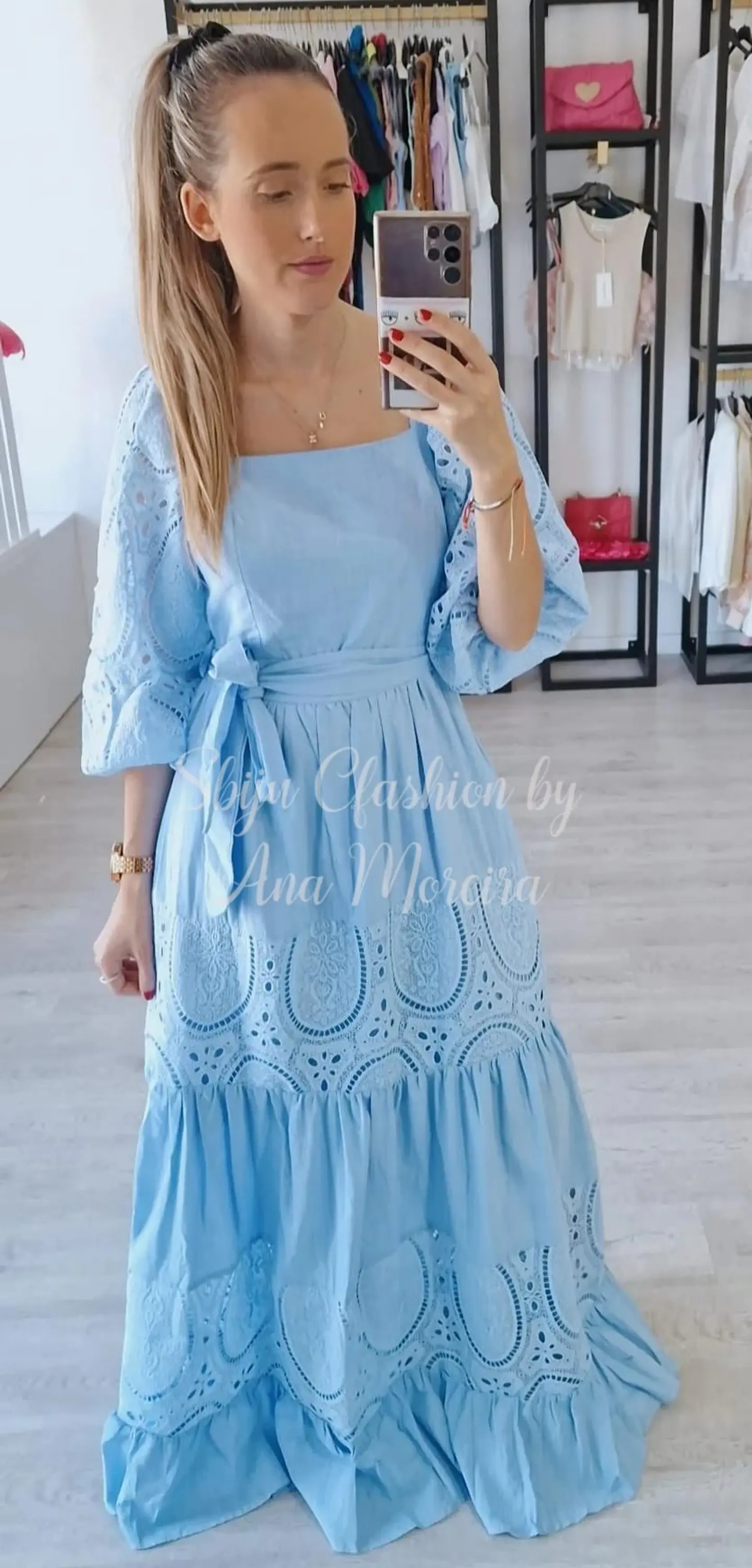 Vestido Comprido com Detalhes em Renda 4