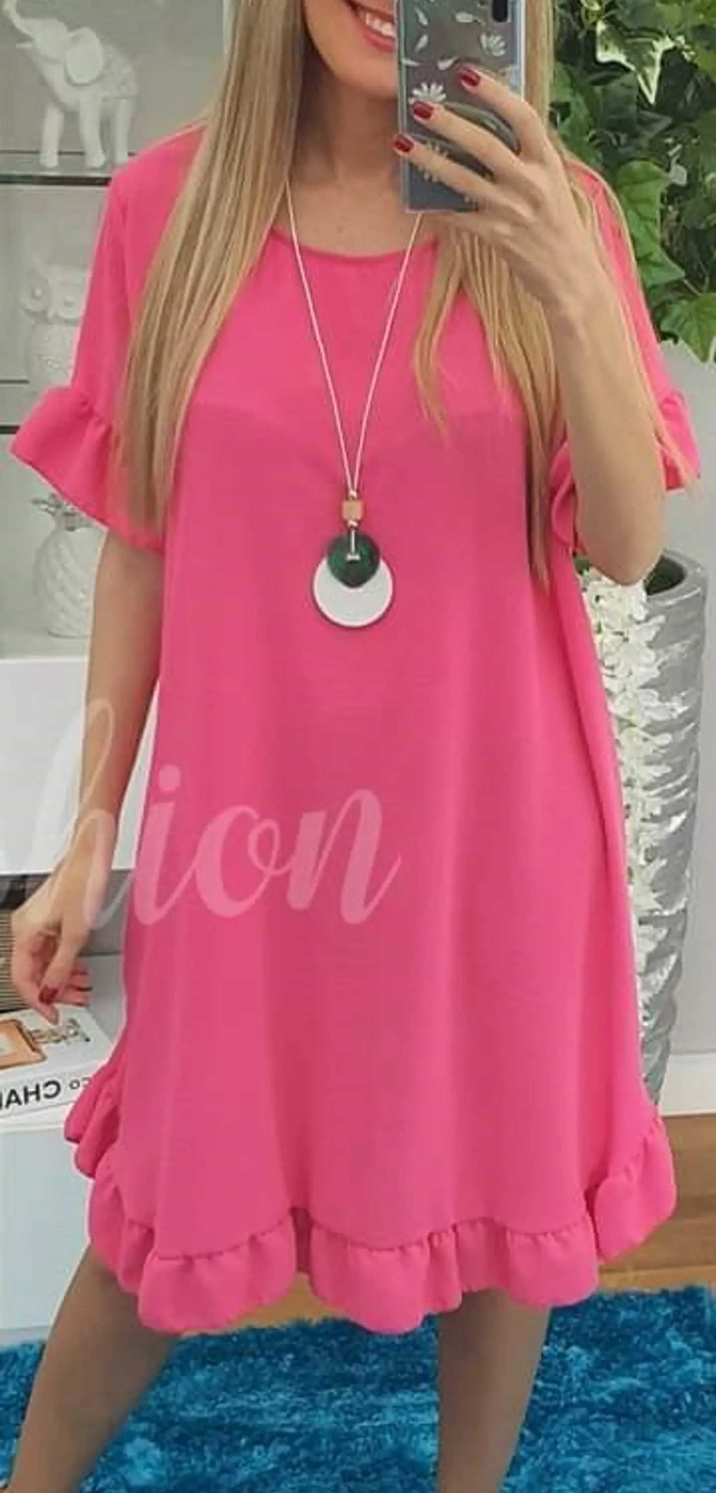 Vestido com Detalhe de Folho na Parte Inferior e Manga 1