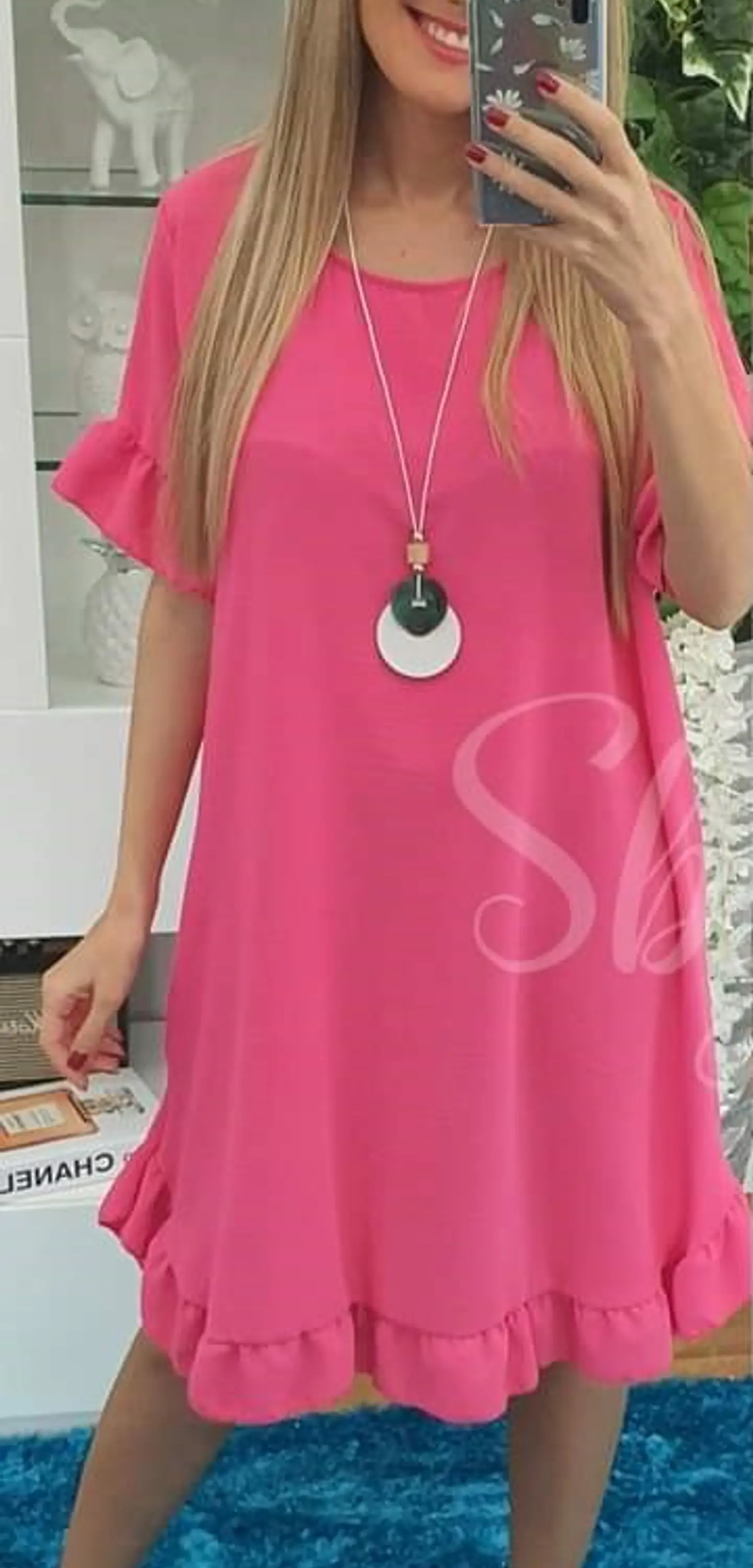 Vestido com Detalhe de Folho na Parte Inferior e Manga 3