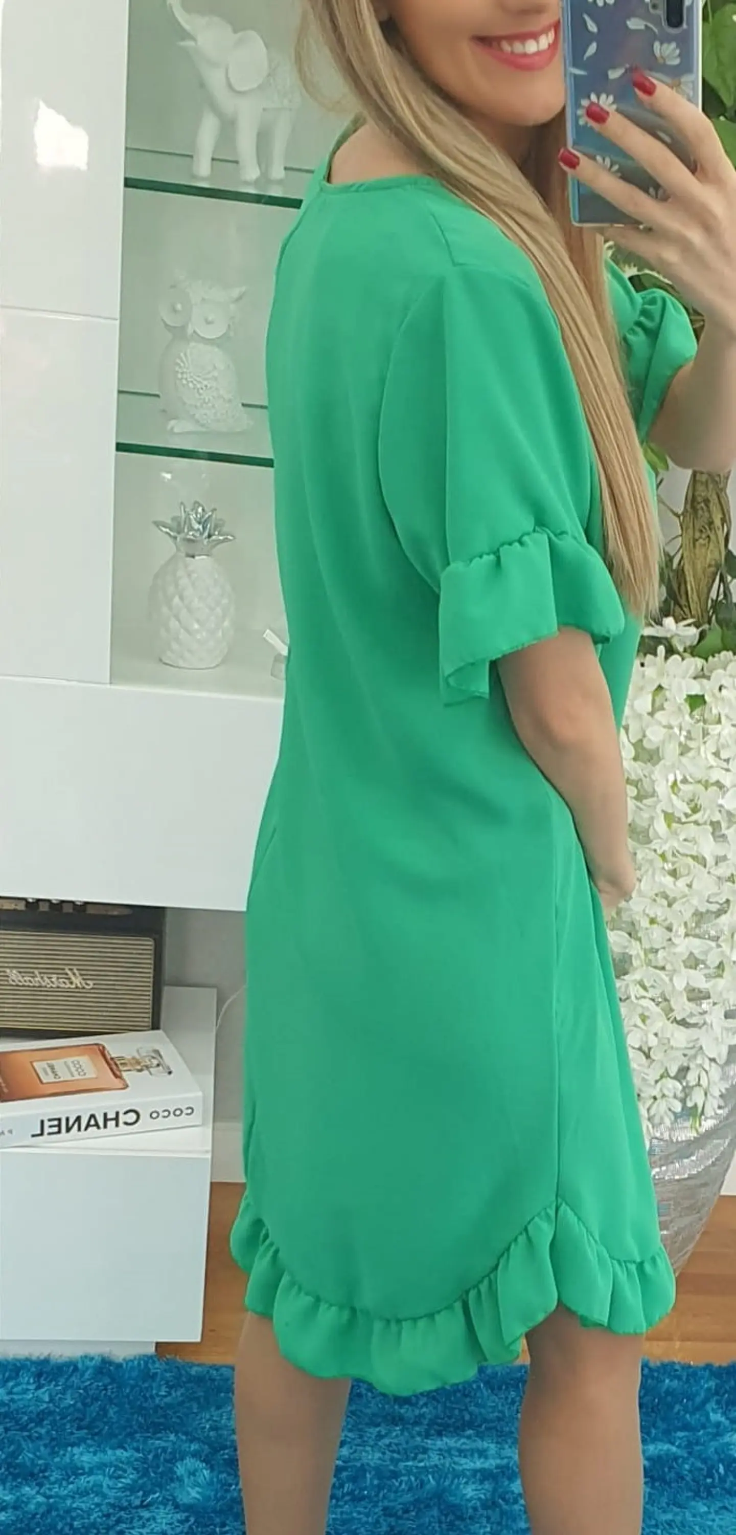 Vestido com Detalhe de Folho na Parte Inferior e Manga 5