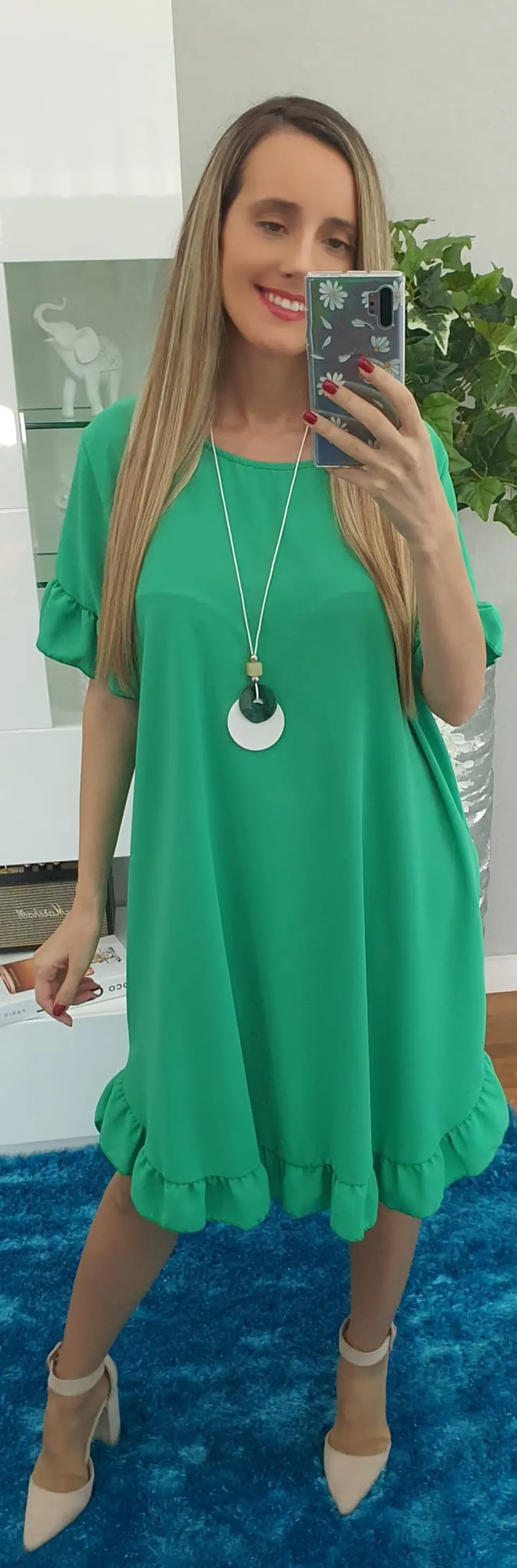 Vestido com Detalhe de Folho na Parte Inferior e Manga 6