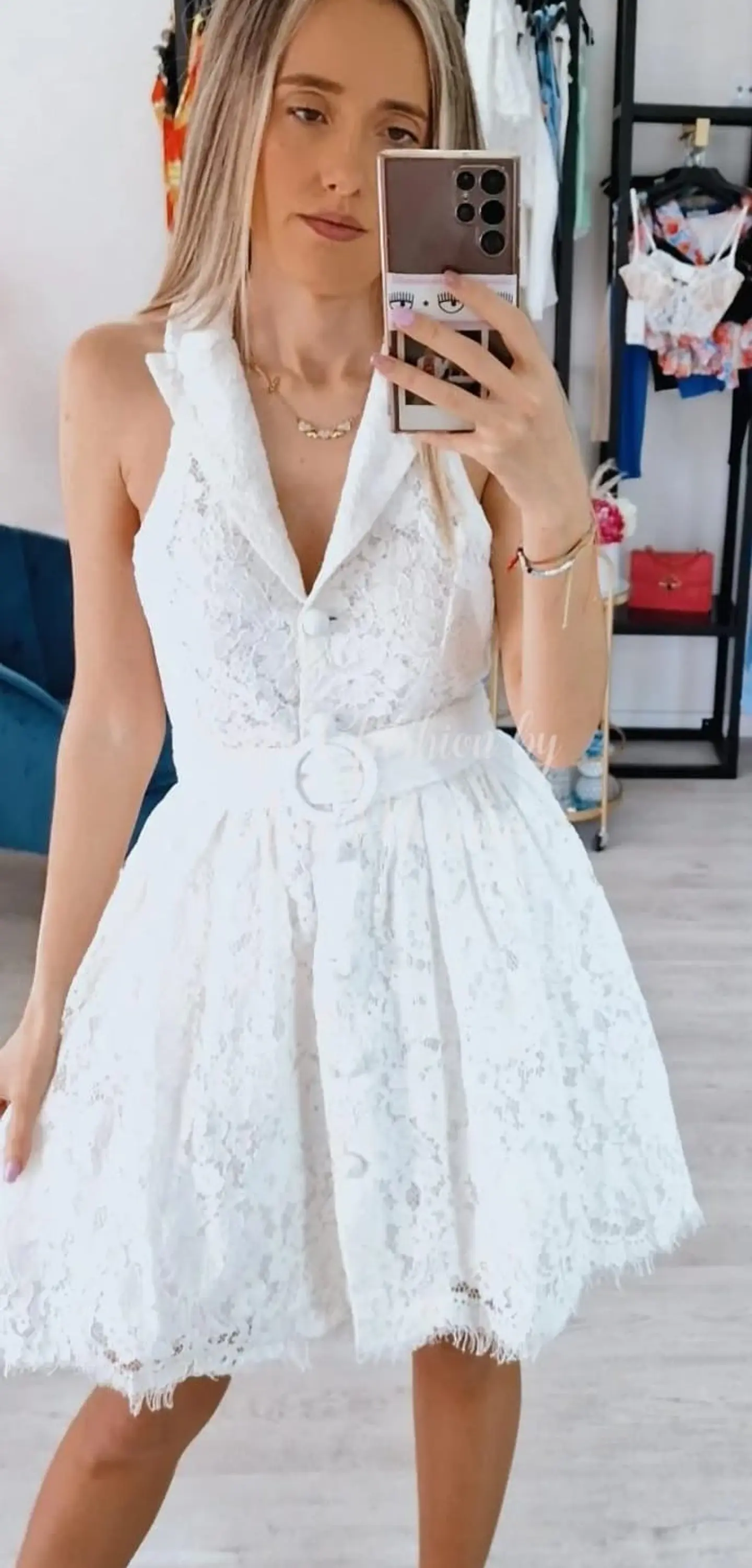 Vestido em renda com cinto 3