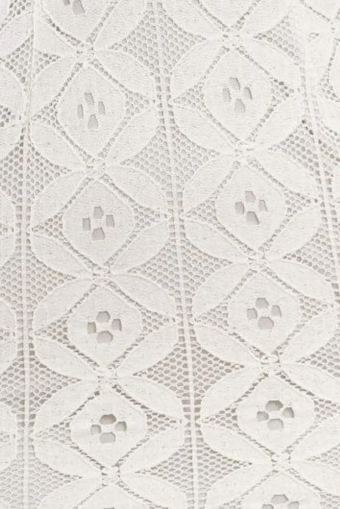 Vestido em renda Lily McBee 15