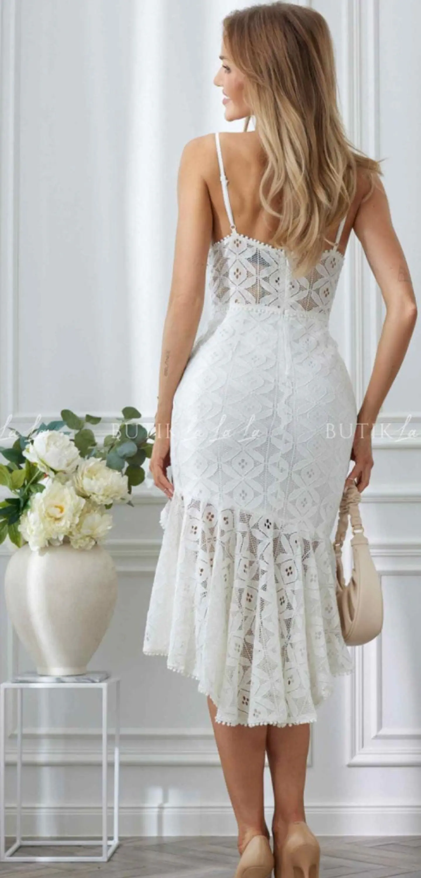Vestido em renda Lily McBee 13