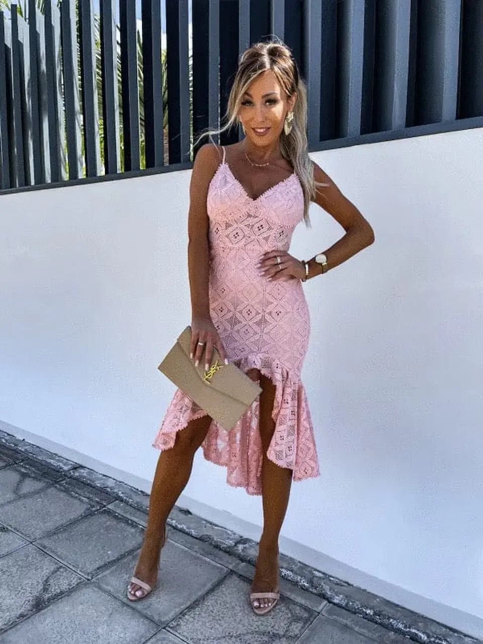 Vestido em renda Lily McBee 1