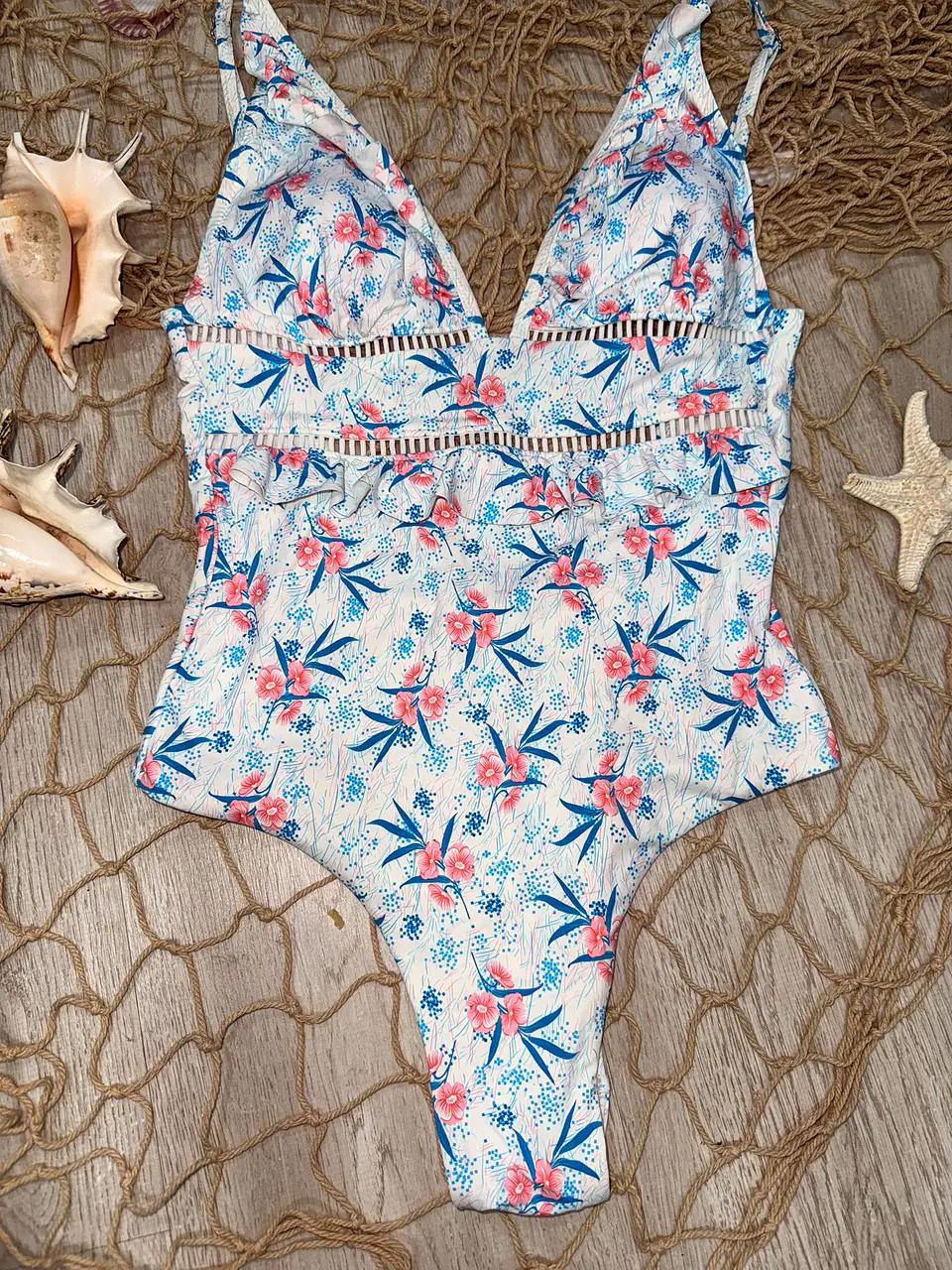Fato de Banho Estampado com Copa e Folho na Cintura 6