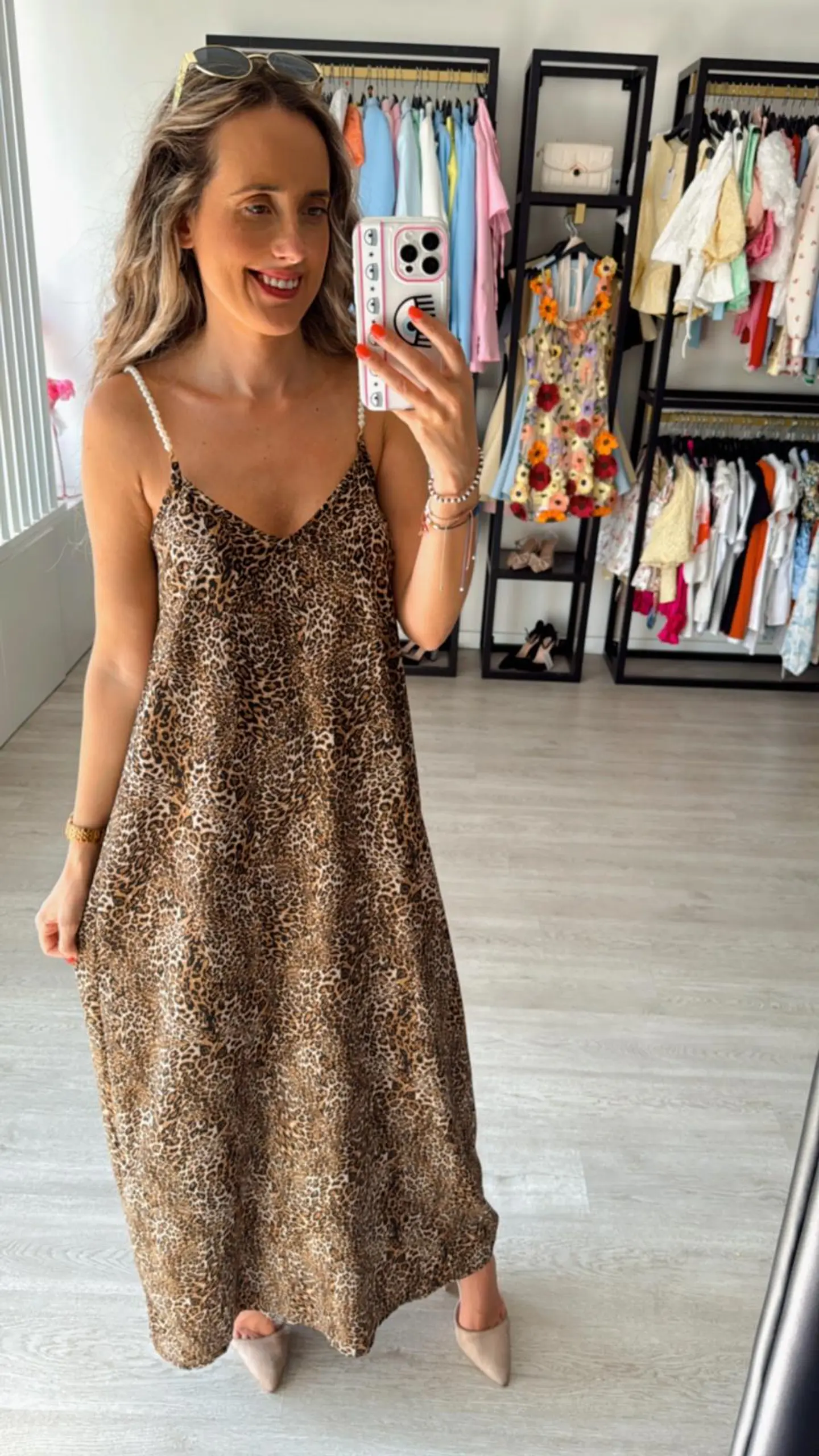 Vestido com Alças de Pérolas  1