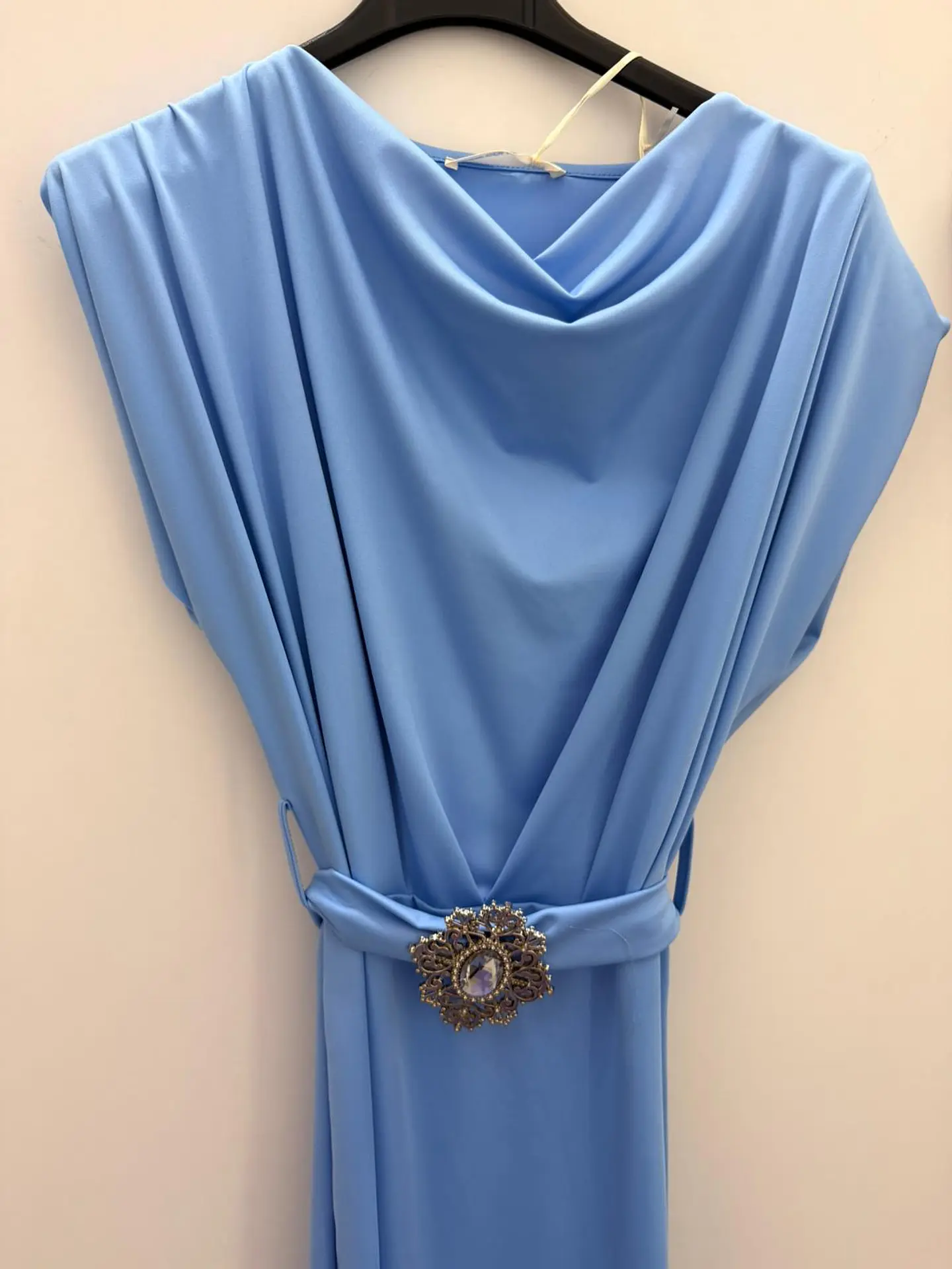 Vestido Midi com detalhe Cinto com Brilhante 7