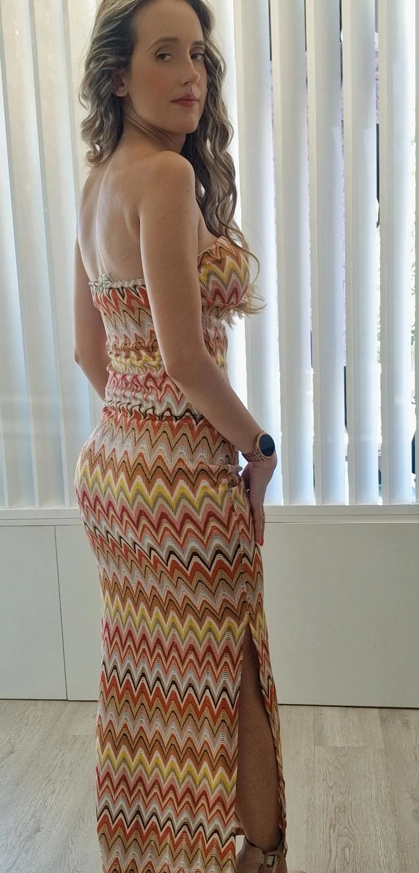 Vestido Justo com Detalhe de Estrela no Peito 3
