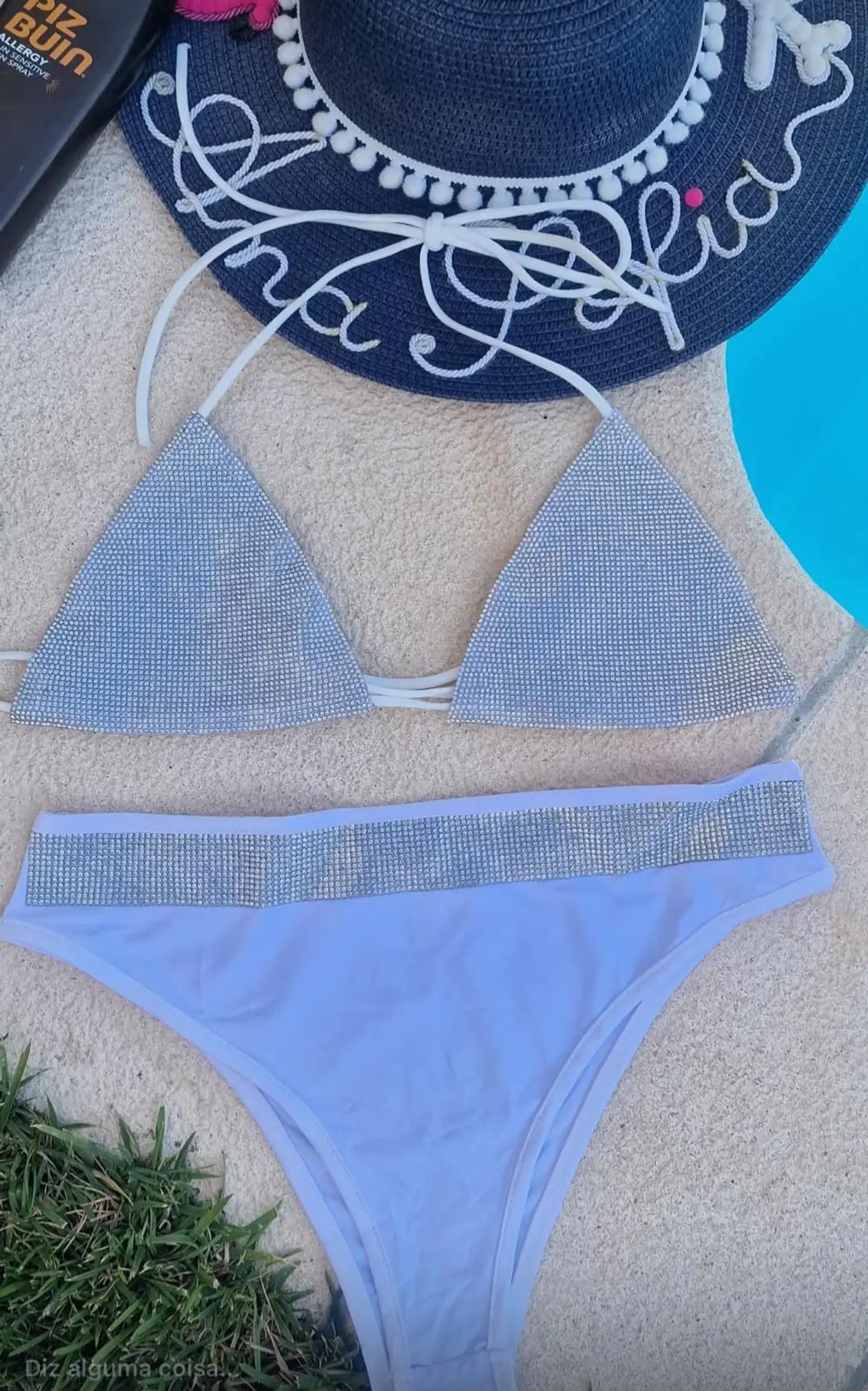 Conjunto de Biquíni com Detalhes em Brilhantes 3