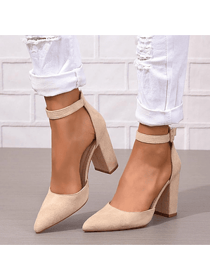 Sapatos de salto alto em camurça