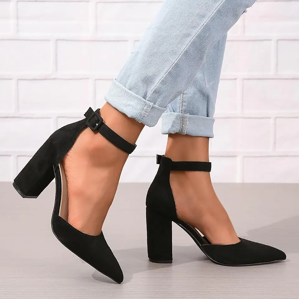 Sapatos de salto alto em camurça 6
