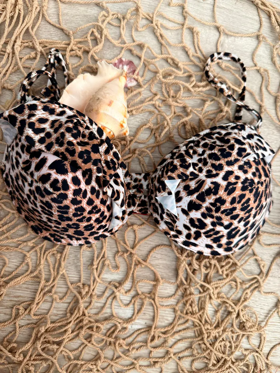 Conjunto de Biquíni Tigresa com Copa e Cueca de Duas Tiras 5