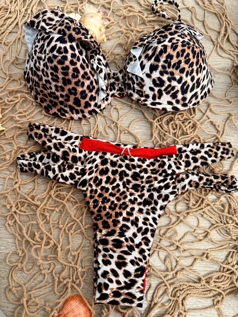 Conjunto de Biquíni Tigresa com Copa e Cueca de Duas Tiras 4
