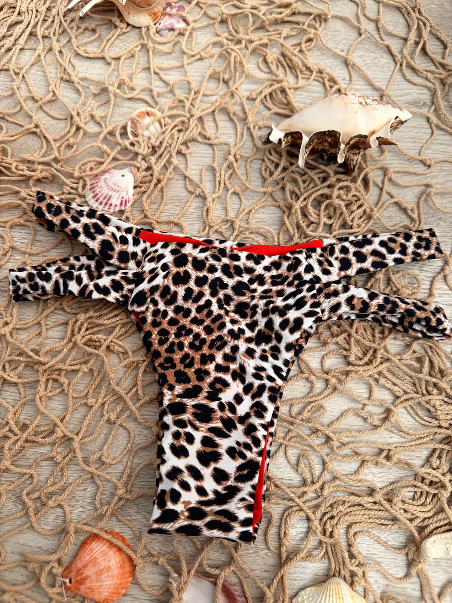 Conjunto de Biquíni Tigresa com Copa e Cueca de Duas Tiras 6