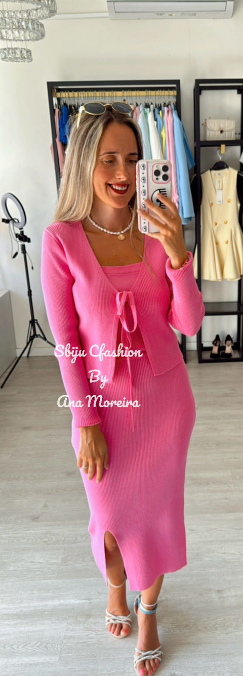 Conjunto de 3 Peças em Malha – Saia Midi, Top e Casaco