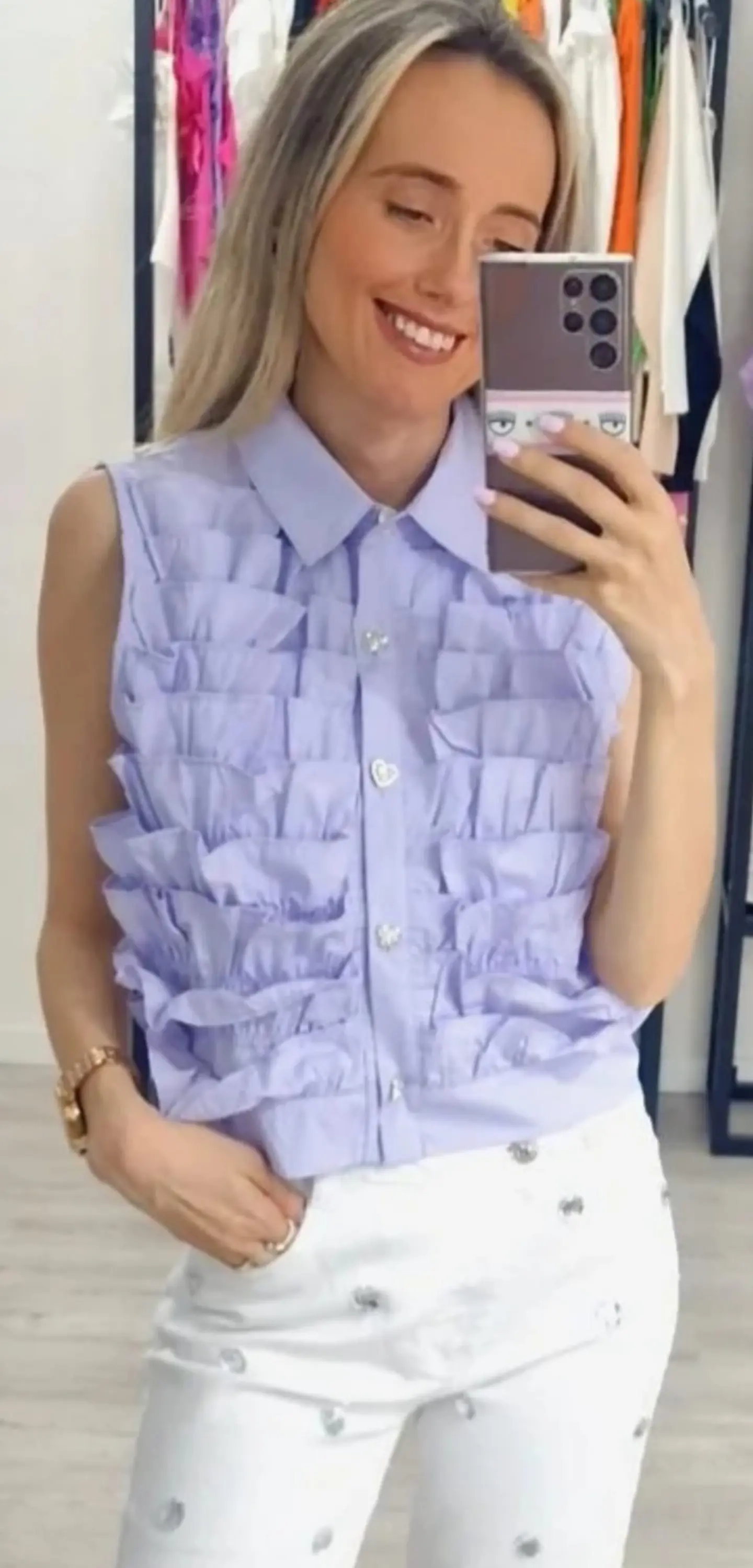 Blusa com folhos e detalhe de botões em coração brilhante 1