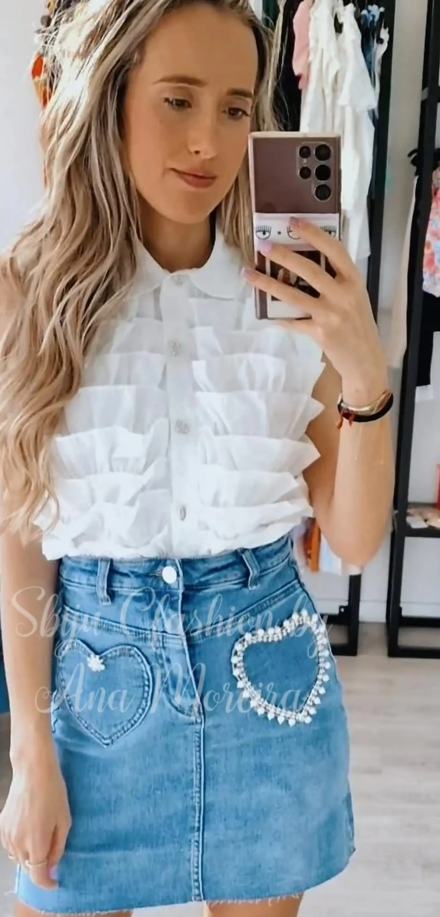 Blusa com folhos e detalhe de botões em coração brilhante 2