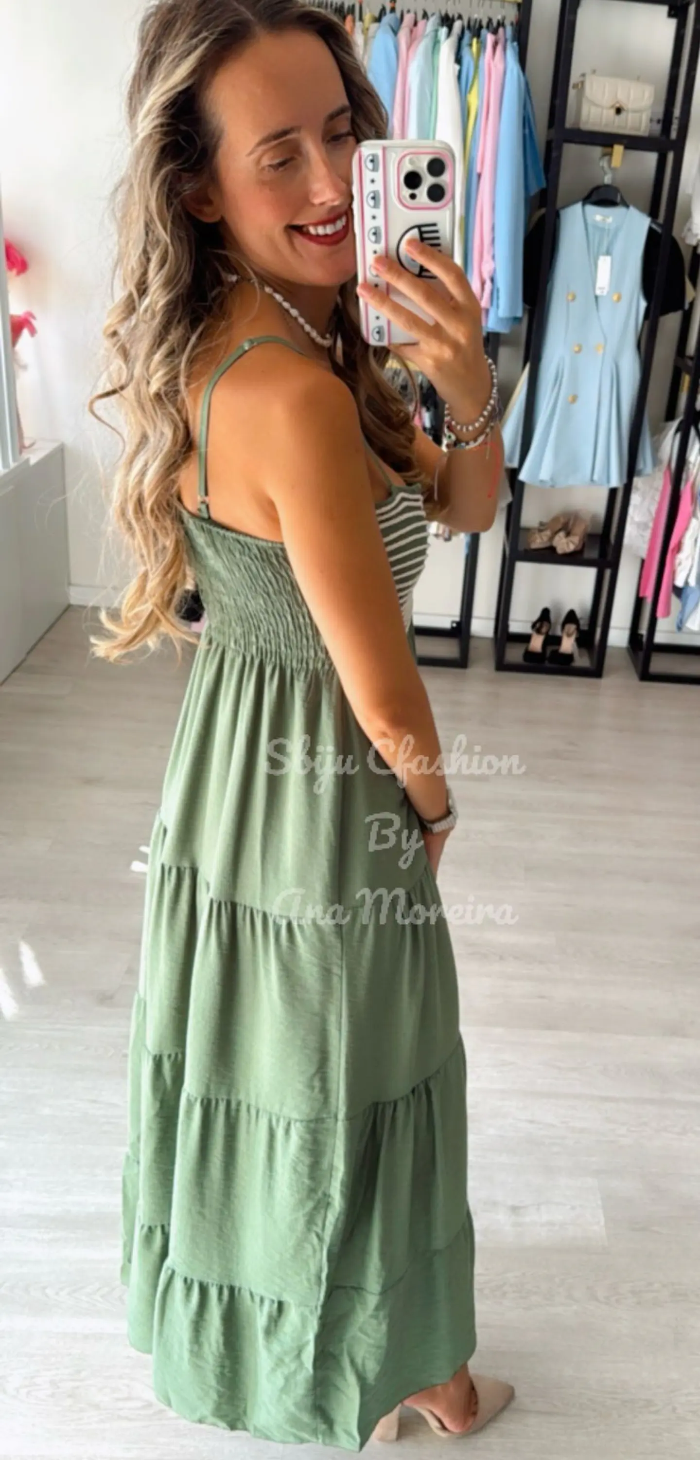 Vestido comprido com detalhe em corda no peito 6