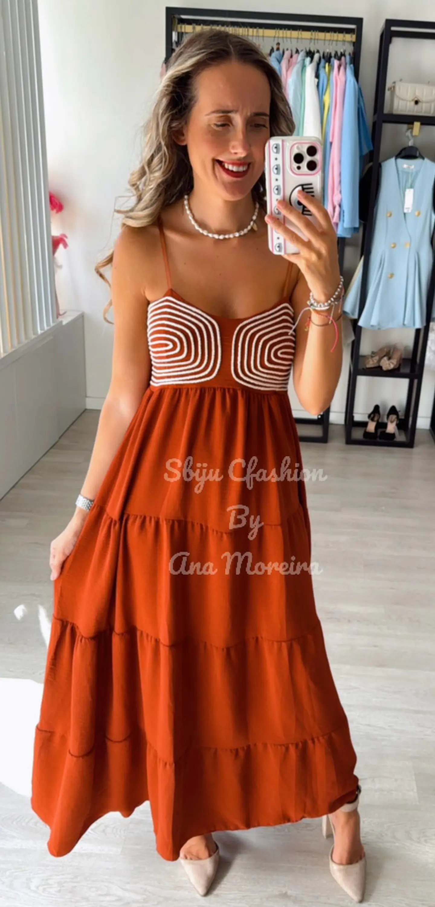Vestido comprido com detalhe em corda no peito 3