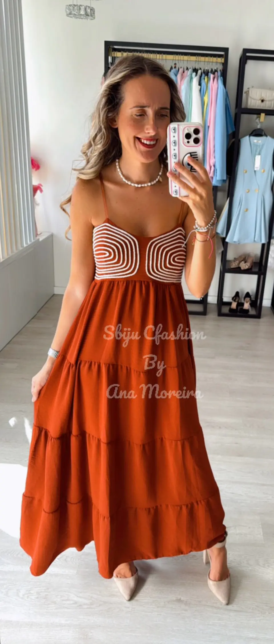 Vestido comprido com detalhe em corda no peito 3