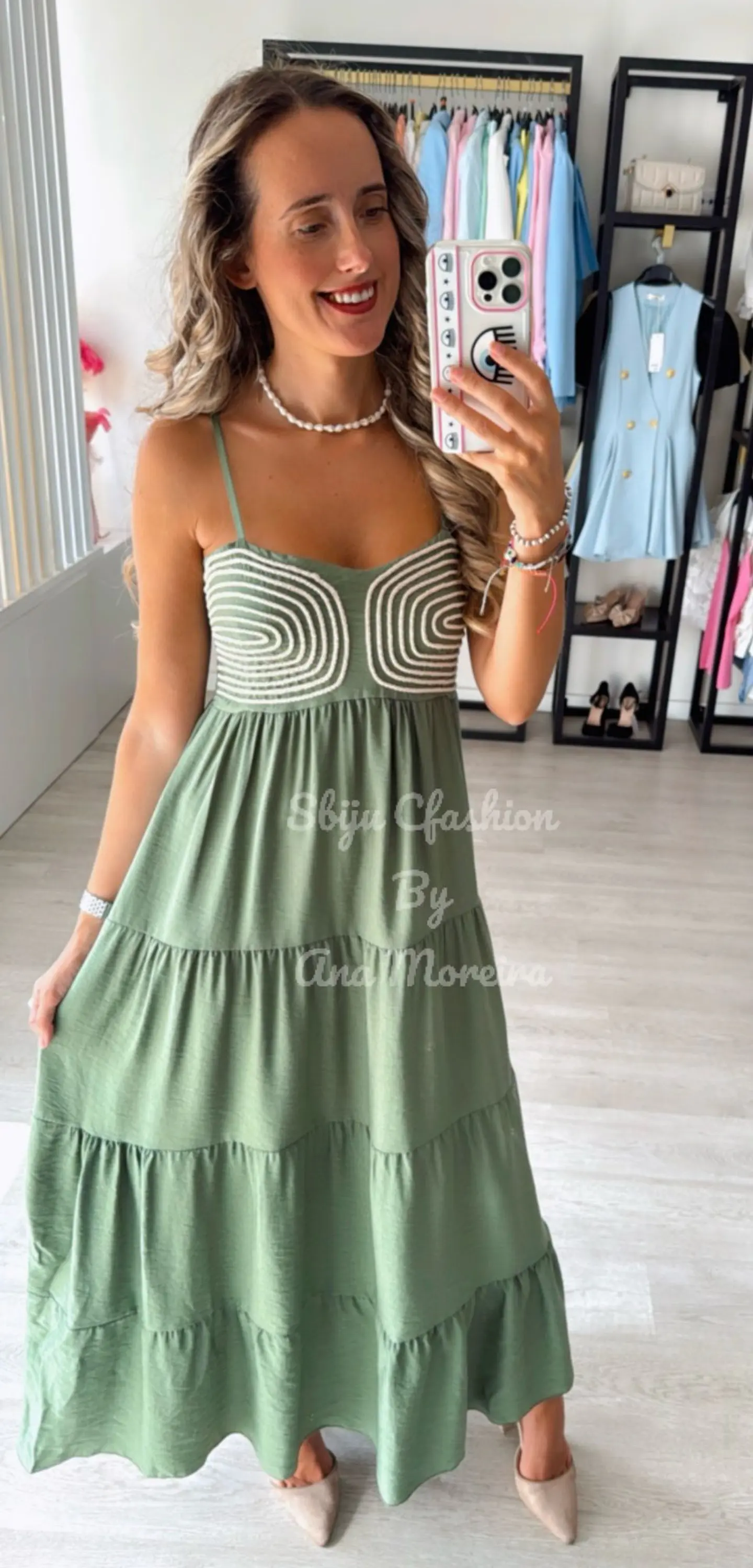 Vestido comprido com detalhe em corda no peito 5