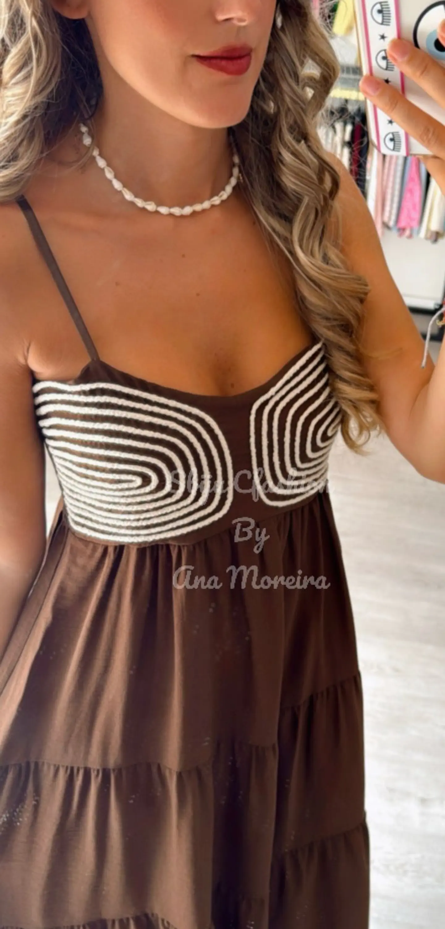 Vestido comprido com detalhe em corda no peito 15