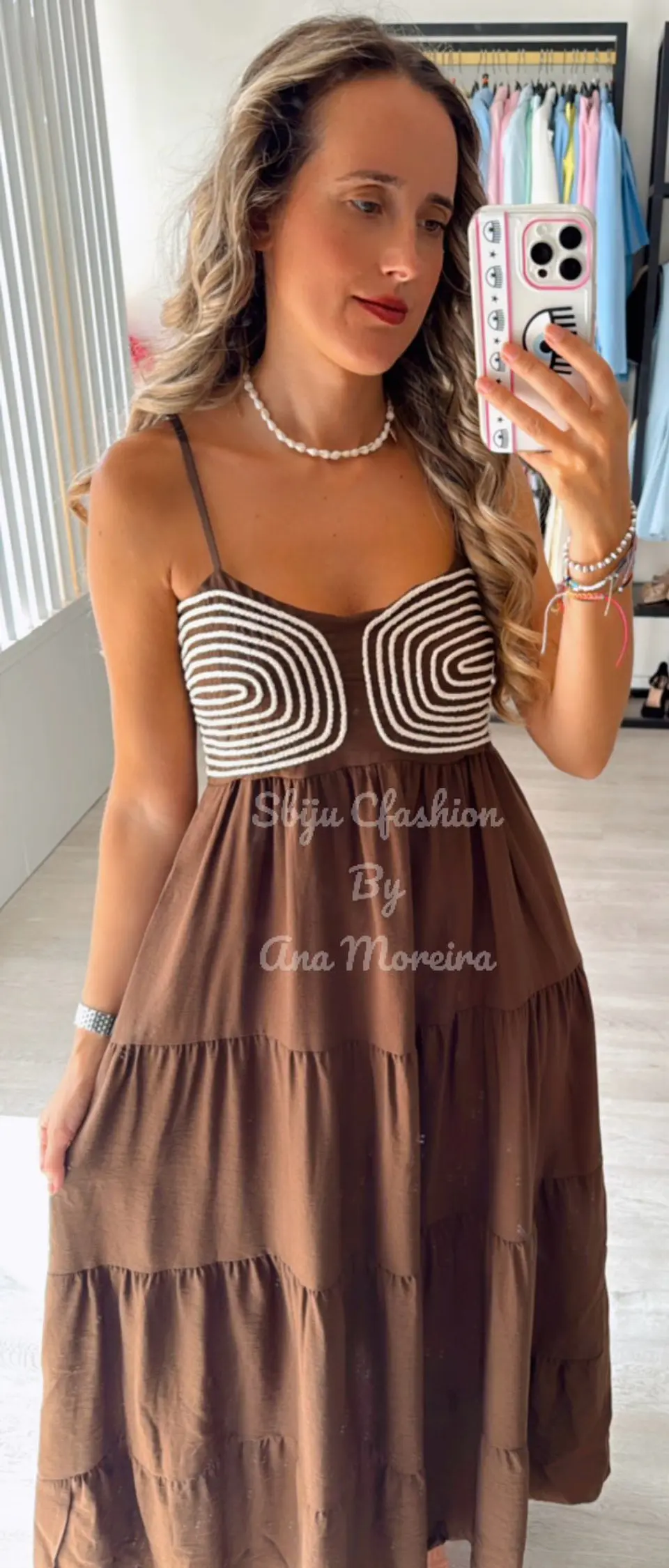 Vestido comprido com detalhe em corda no peito 16