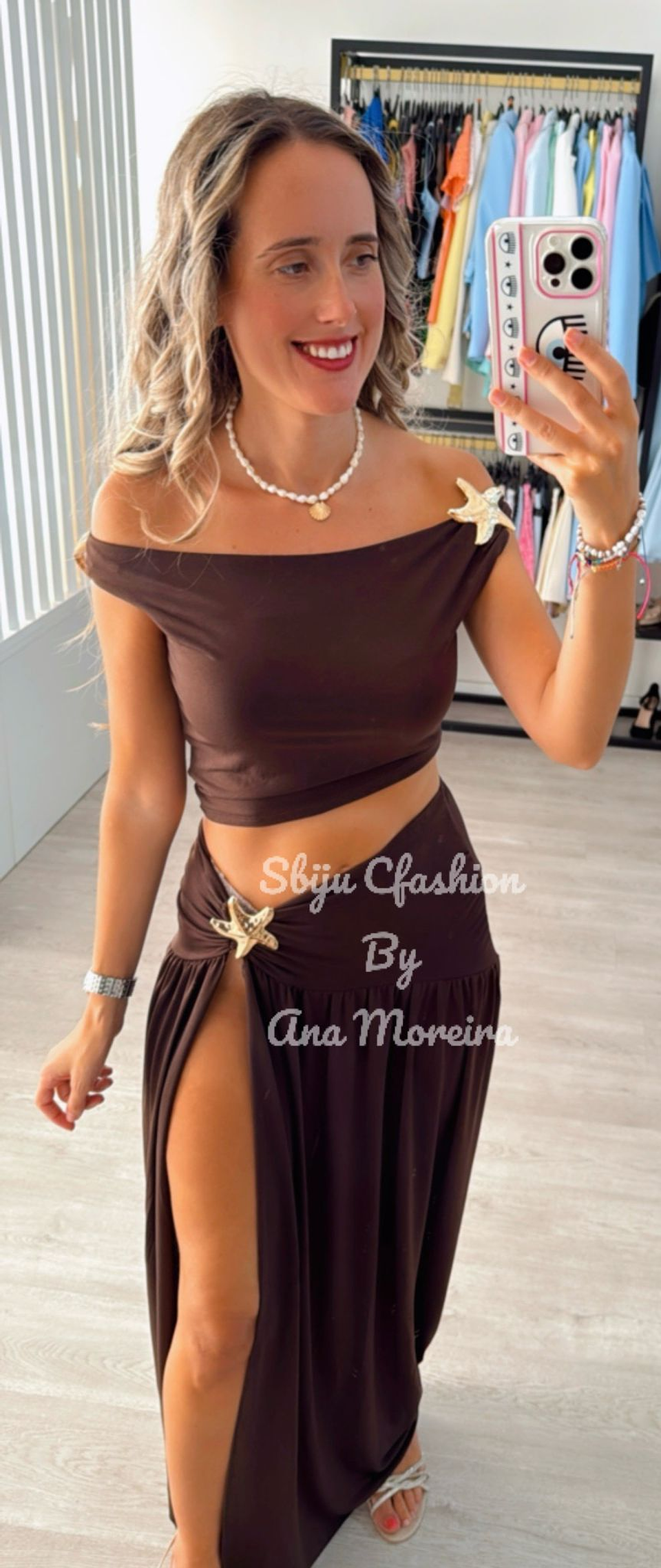 Conjunto top e saia com detalhe de estrelas douradas 10