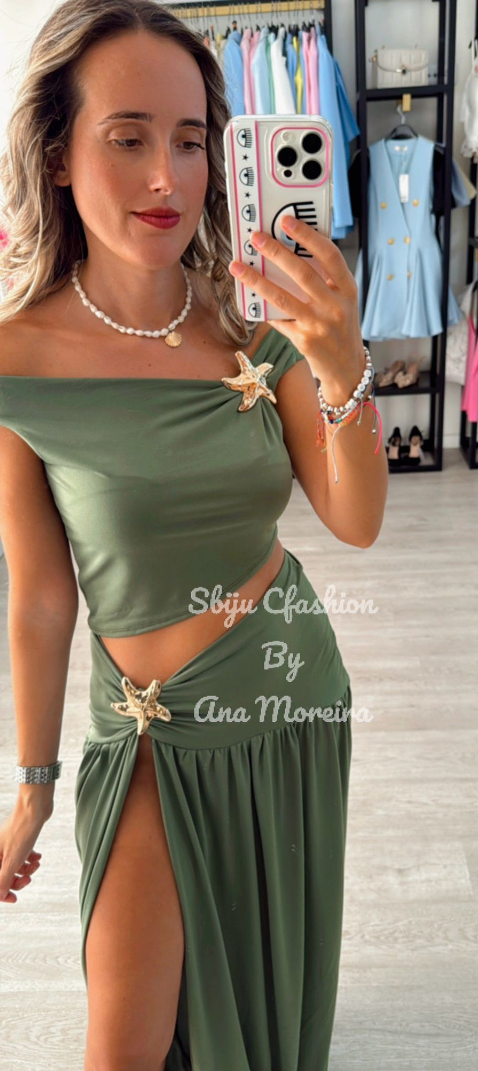 Conjunto top e saia com detalhe de estrelas douradas 6