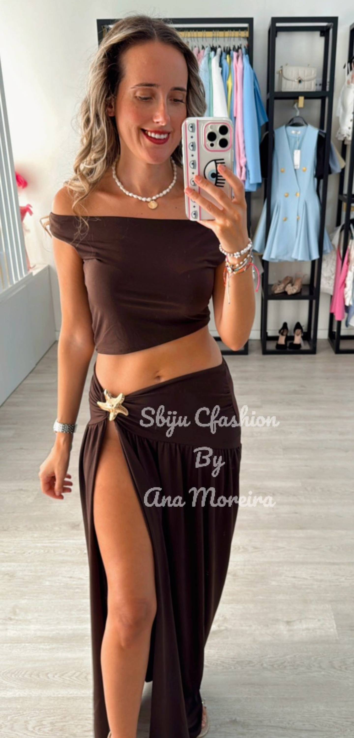 Conjunto top e saia com detalhe de estrelas douradas 7