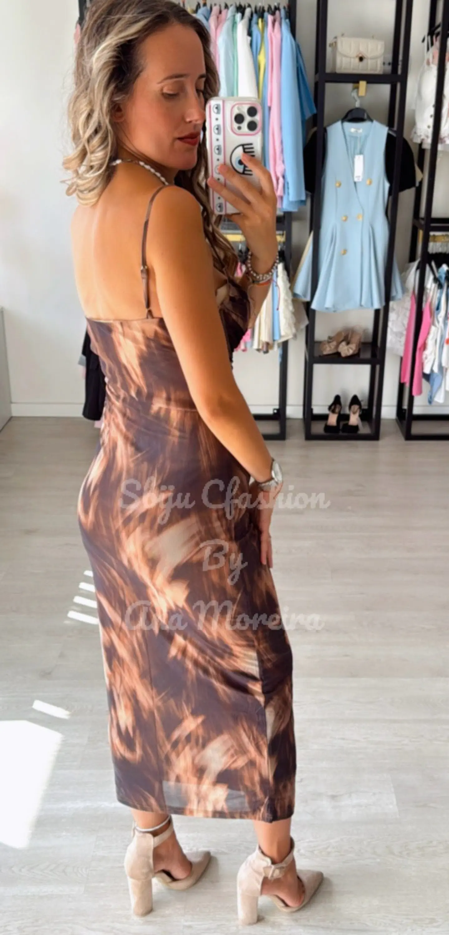 Vestido midi justo de alça estampado 5