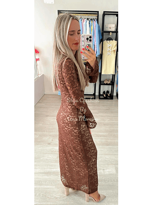 Vestido de Renda com Decote e Forro em Bege