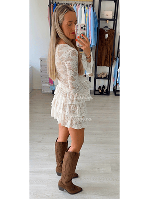 Vestido Bege em Renda com Forro e Calções Interiores