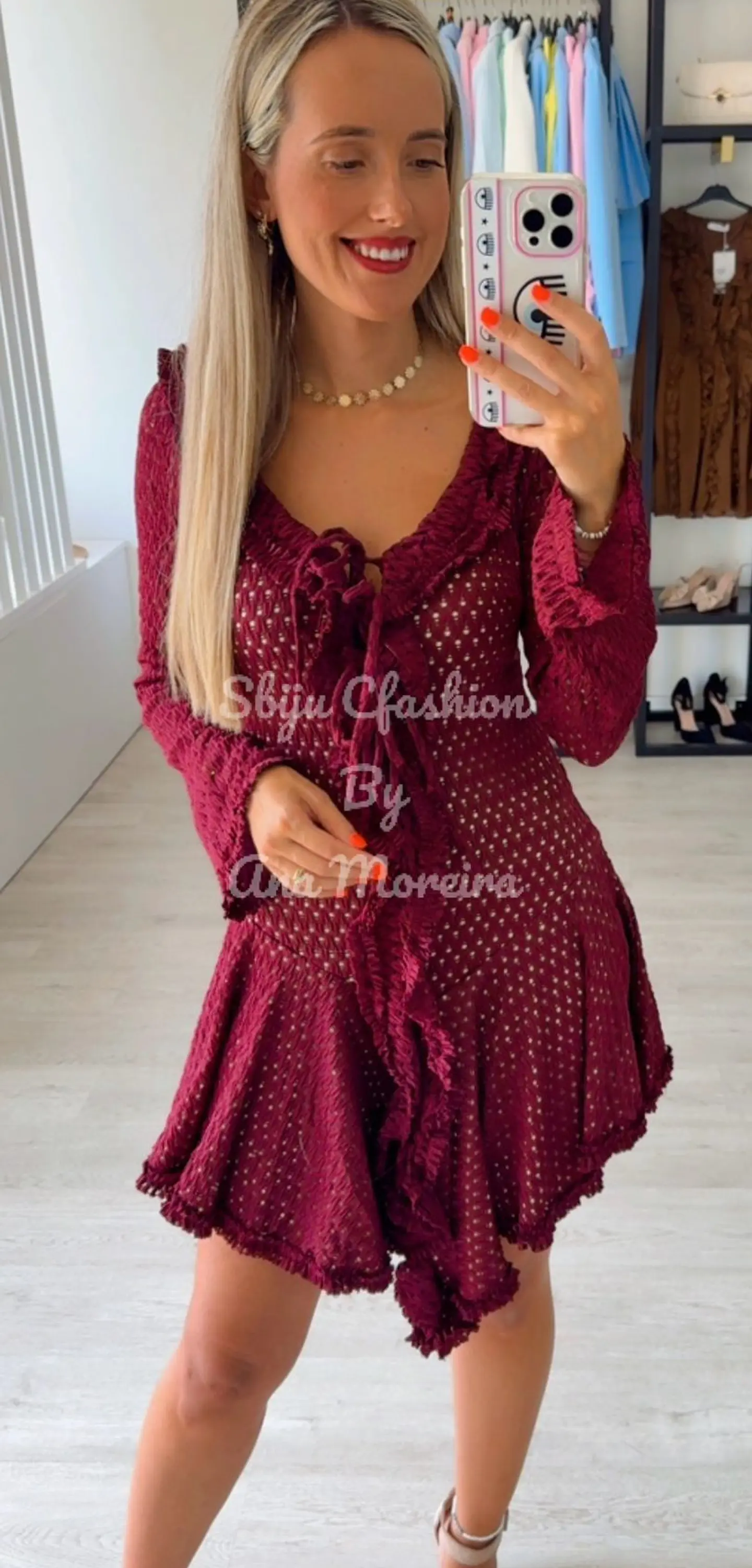 Vestido Rodado e Fluido com Detalhe de Folho 4