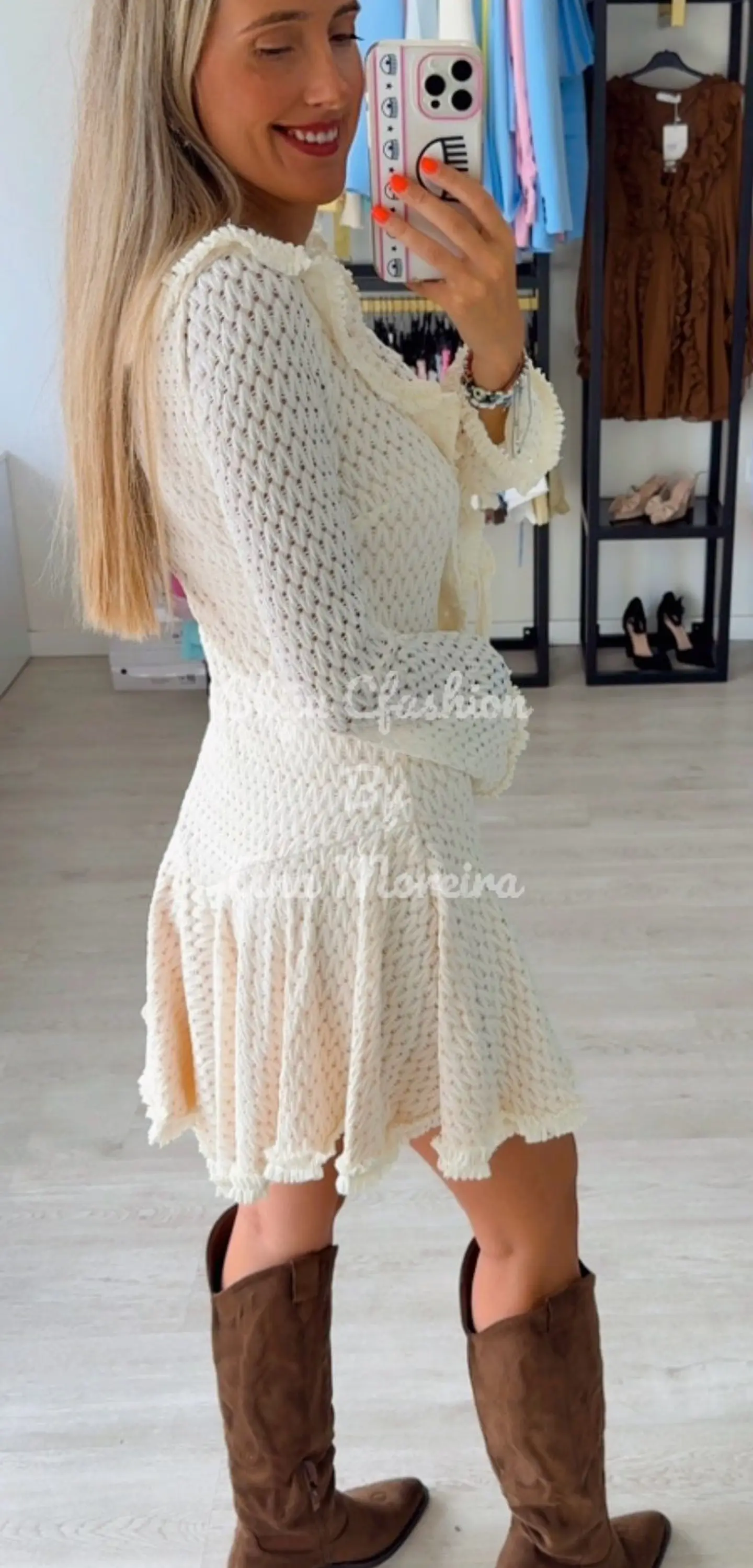 Vestido Rodado e Fluido com Detalhe de Folho 8