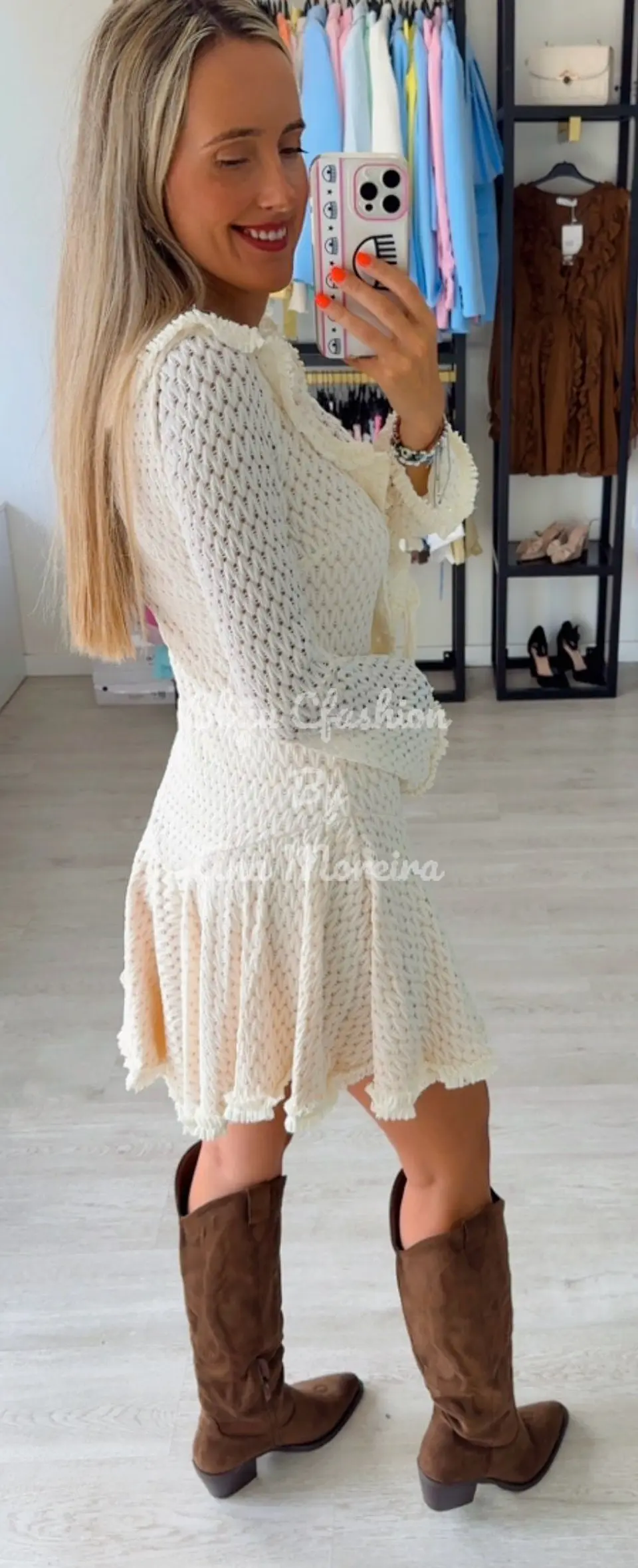 Vestido Rodado e Fluido com Detalhe de Folho 8