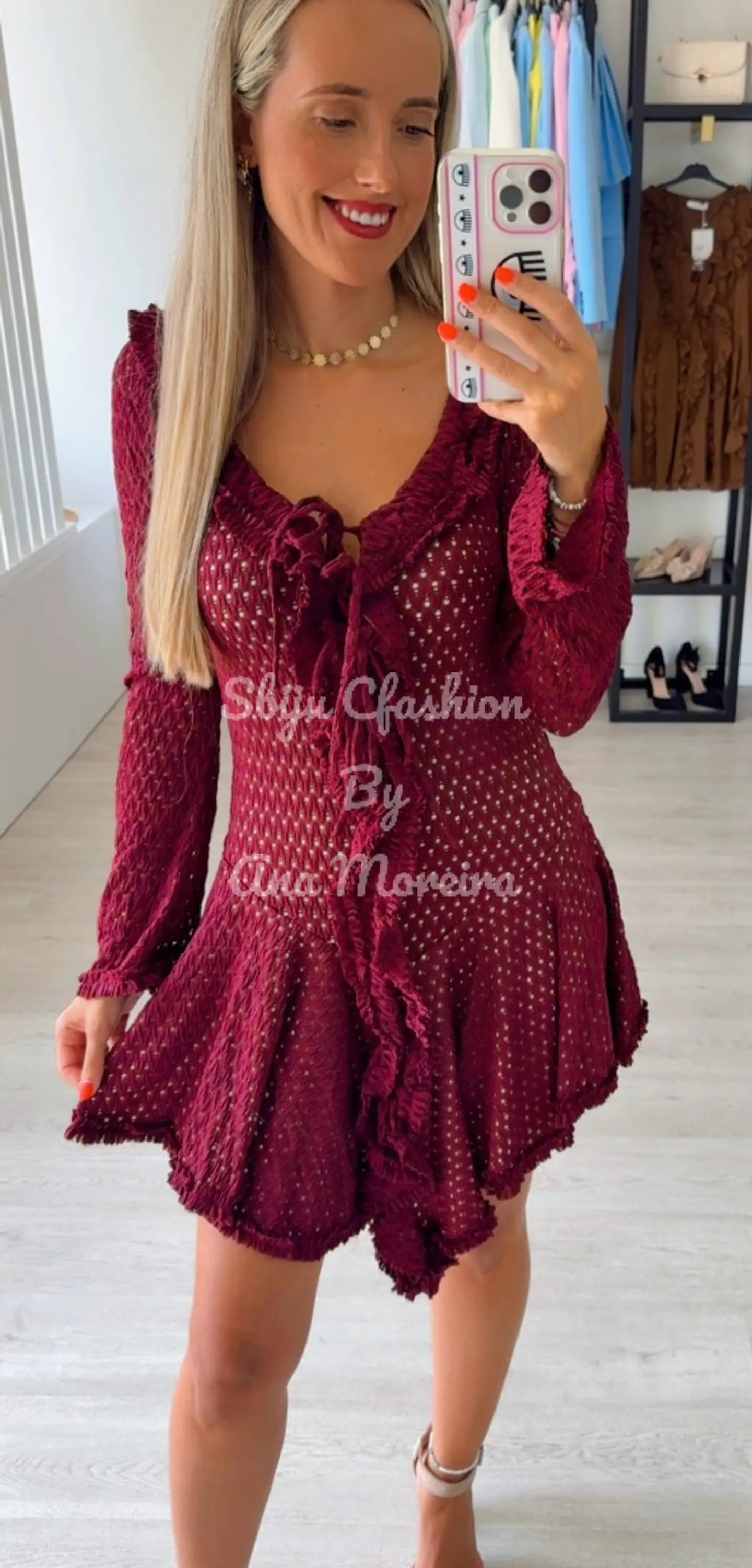 Vestido Rodado e Fluido com Detalhe de Folho 3