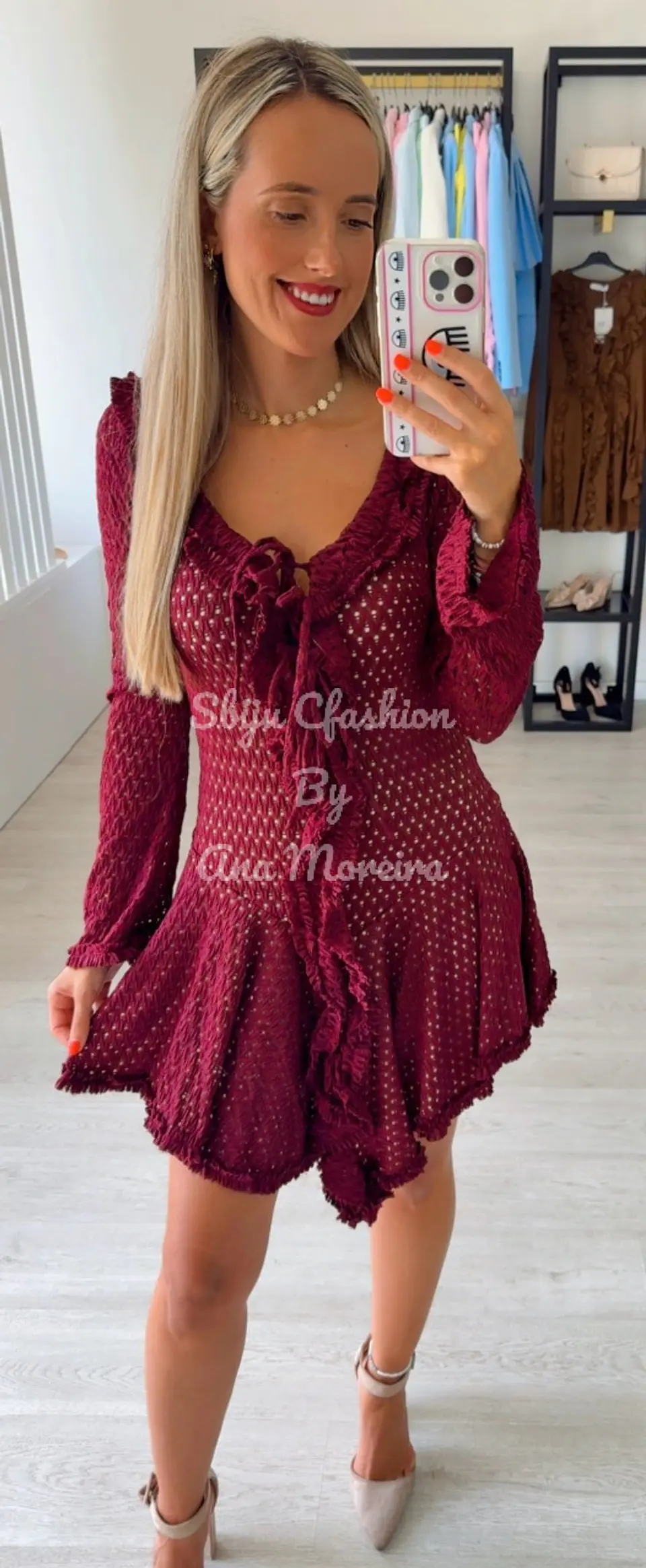 Vestido Rodado e Fluido com Detalhe de Folho 3