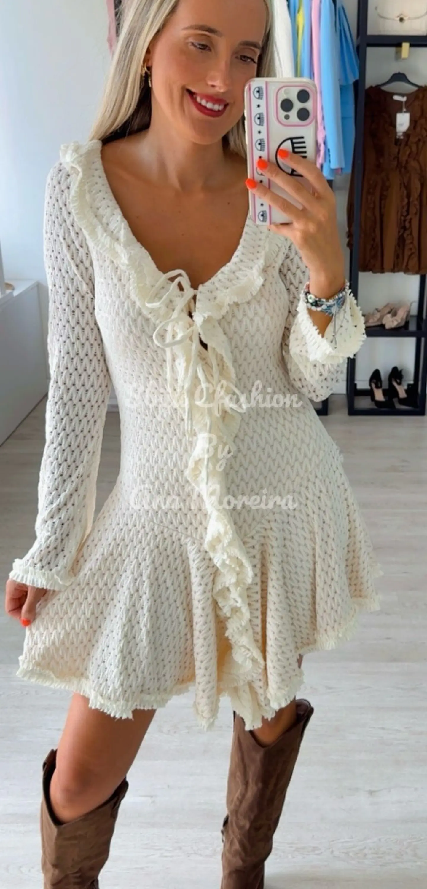 Vestido Rodado e Fluido com Detalhe de Folho 10