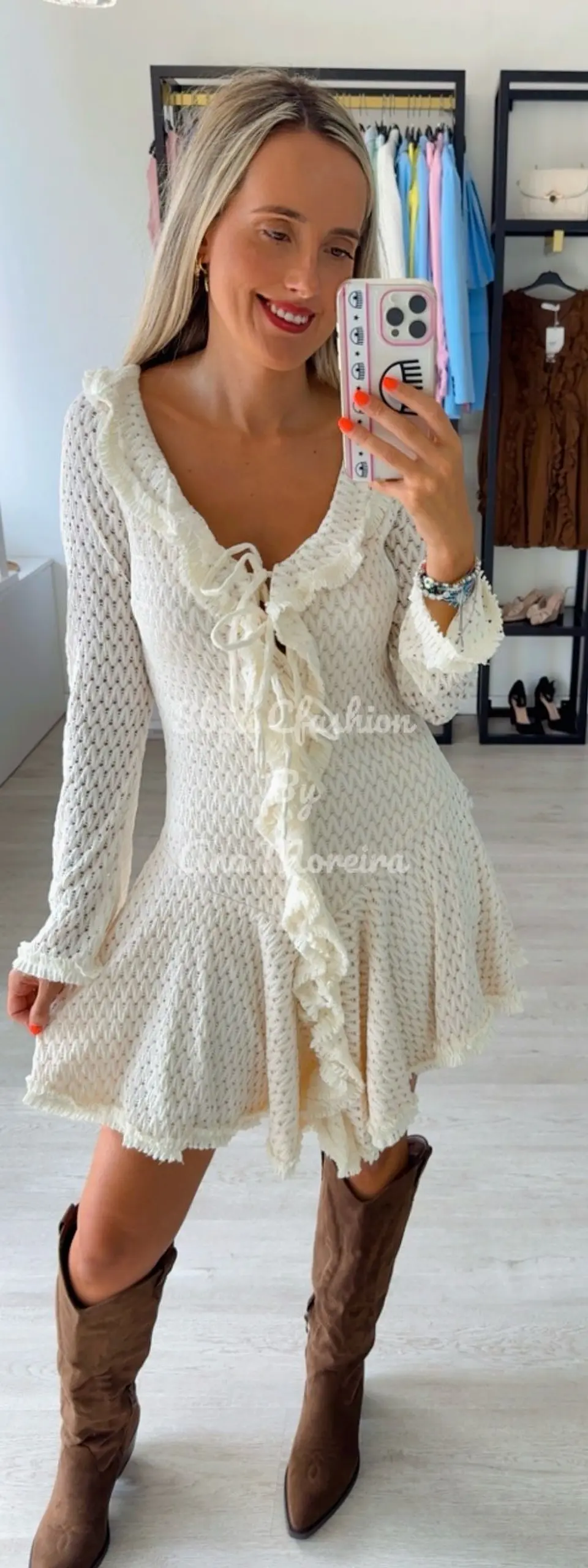 Vestido Rodado e Fluido com Detalhe de Folho 10