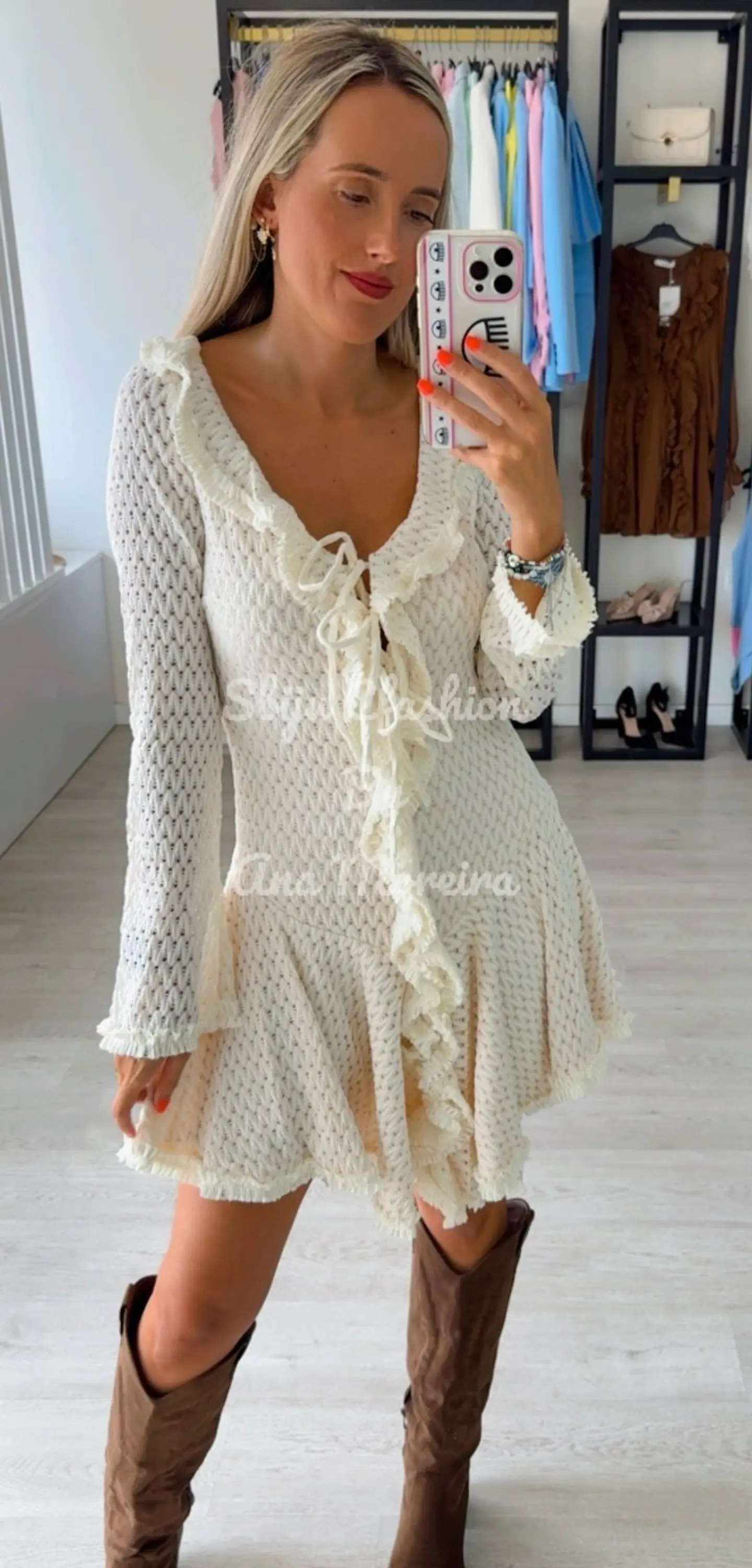 Vestido Rodado e Fluido com Detalhe de Folho 7