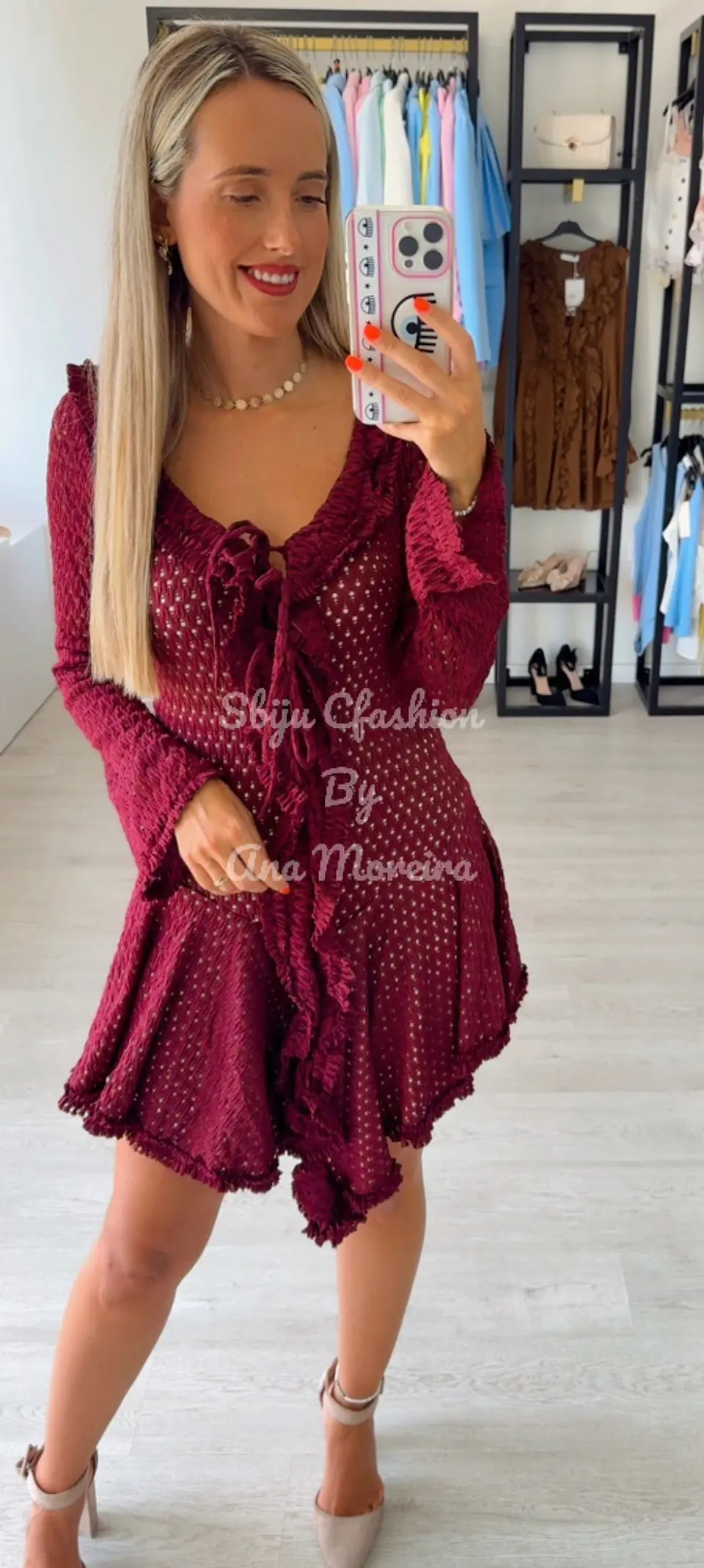 Vestido Rodado e Fluido com Detalhe de Folho 6