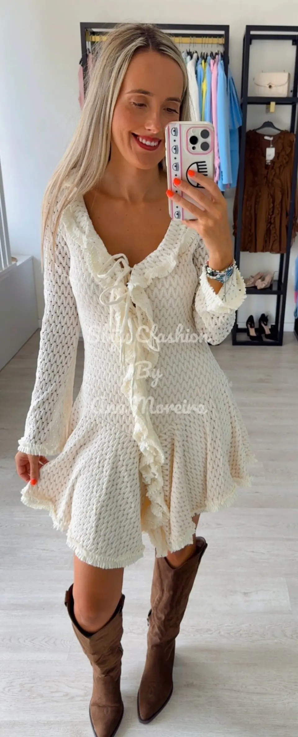 Vestido Rodado e Fluido com Detalhe de Folho 9