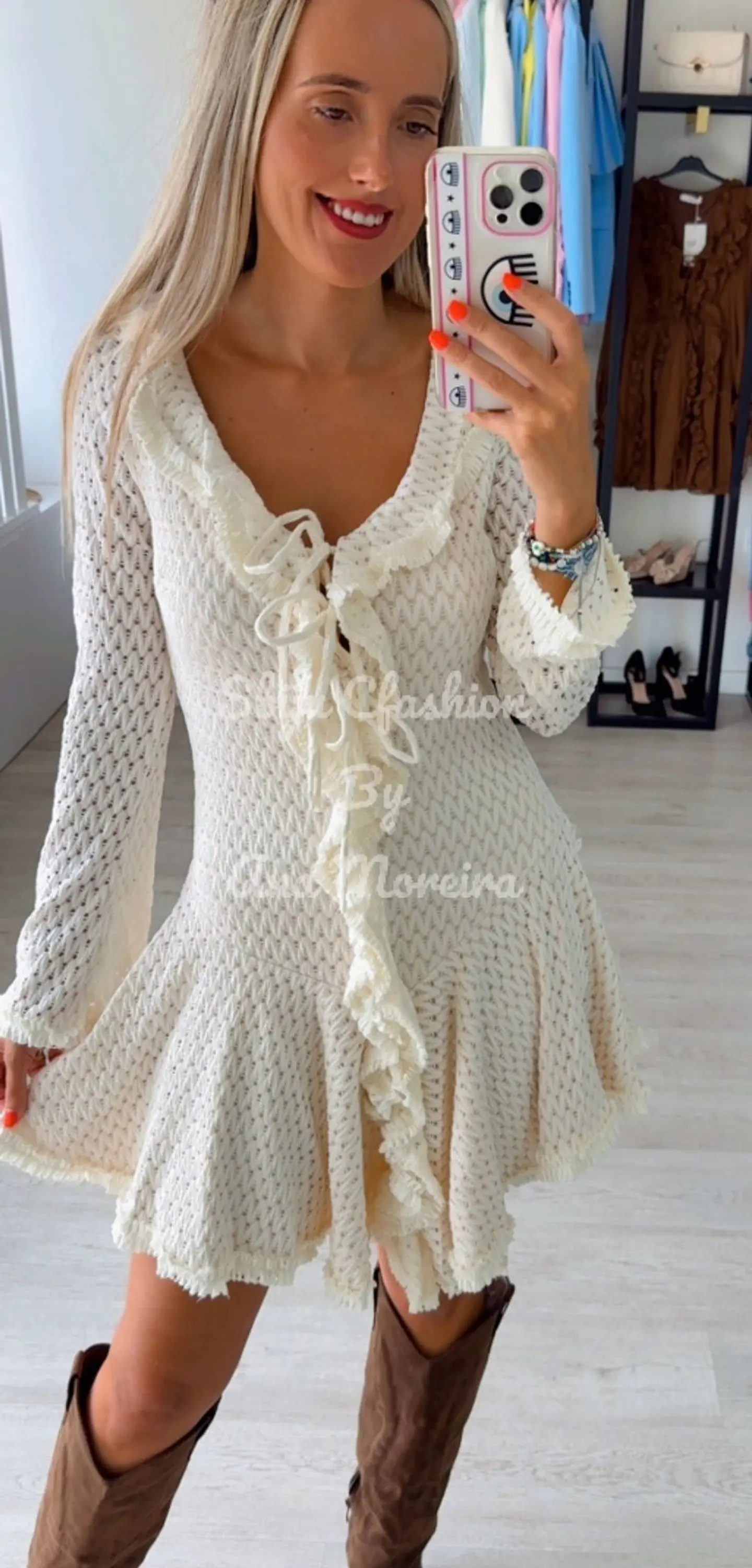 Vestido Rodado e Fluido com Detalhe de Folho 11