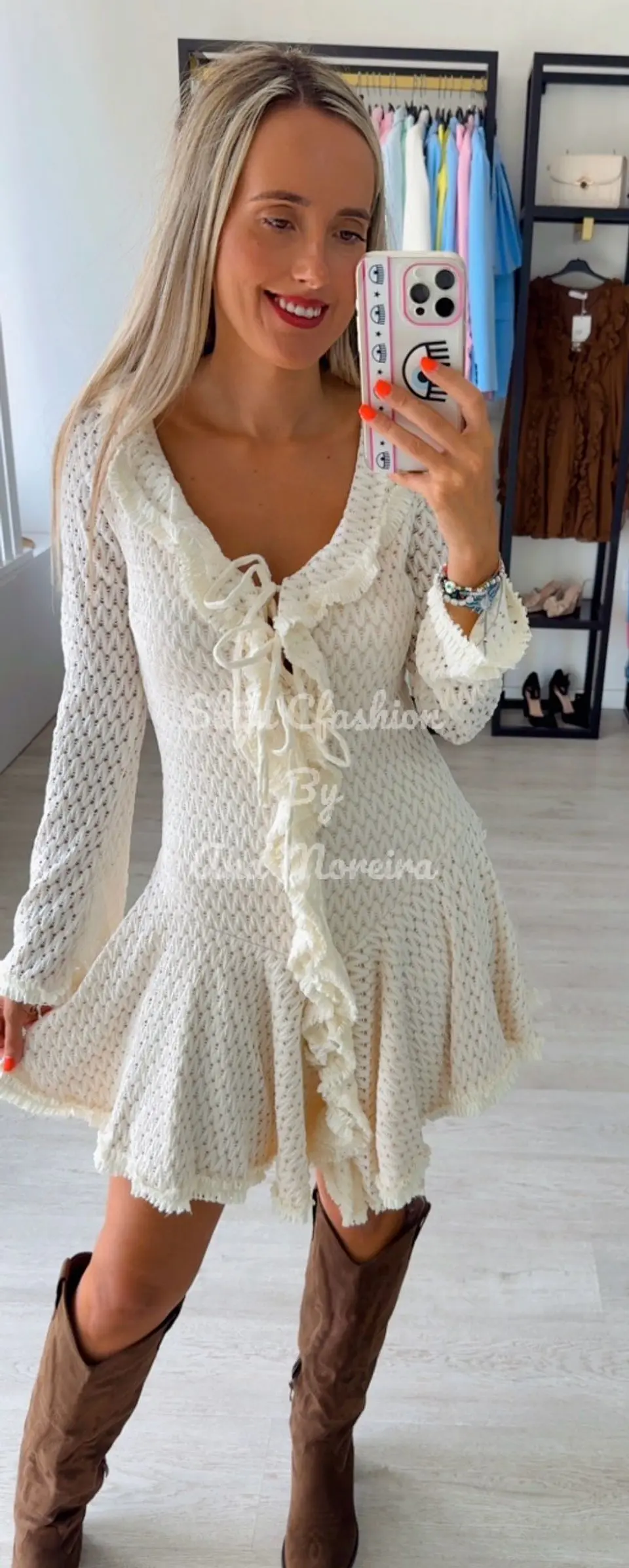 Vestido Rodado e Fluido com Detalhe de Folho 11