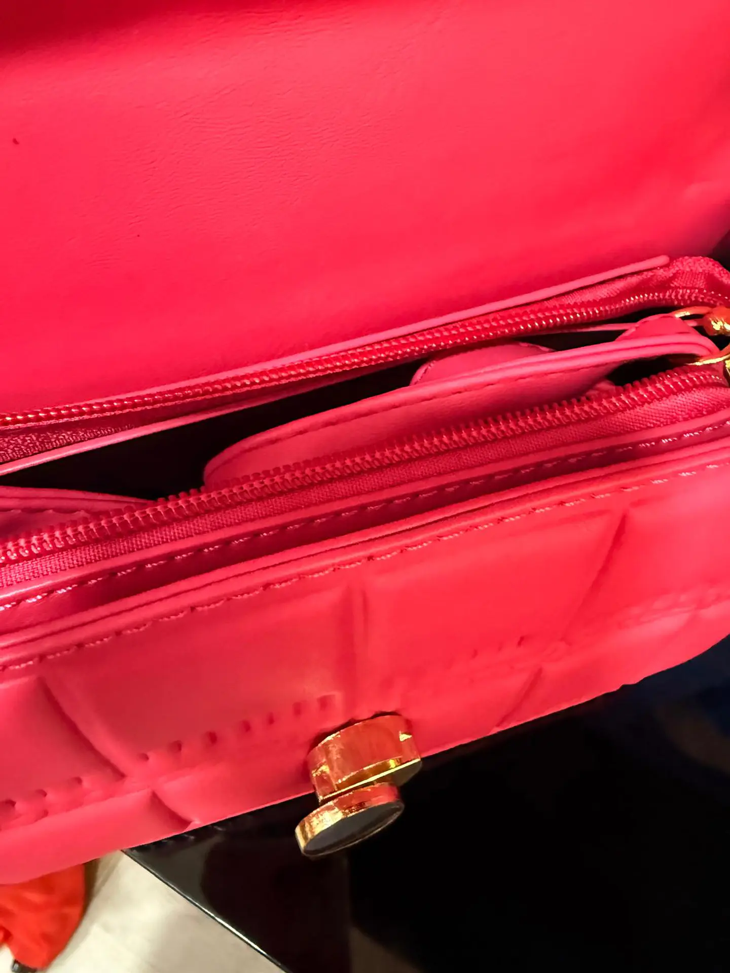 Mala Retangular Versátil com 3 Alças 4