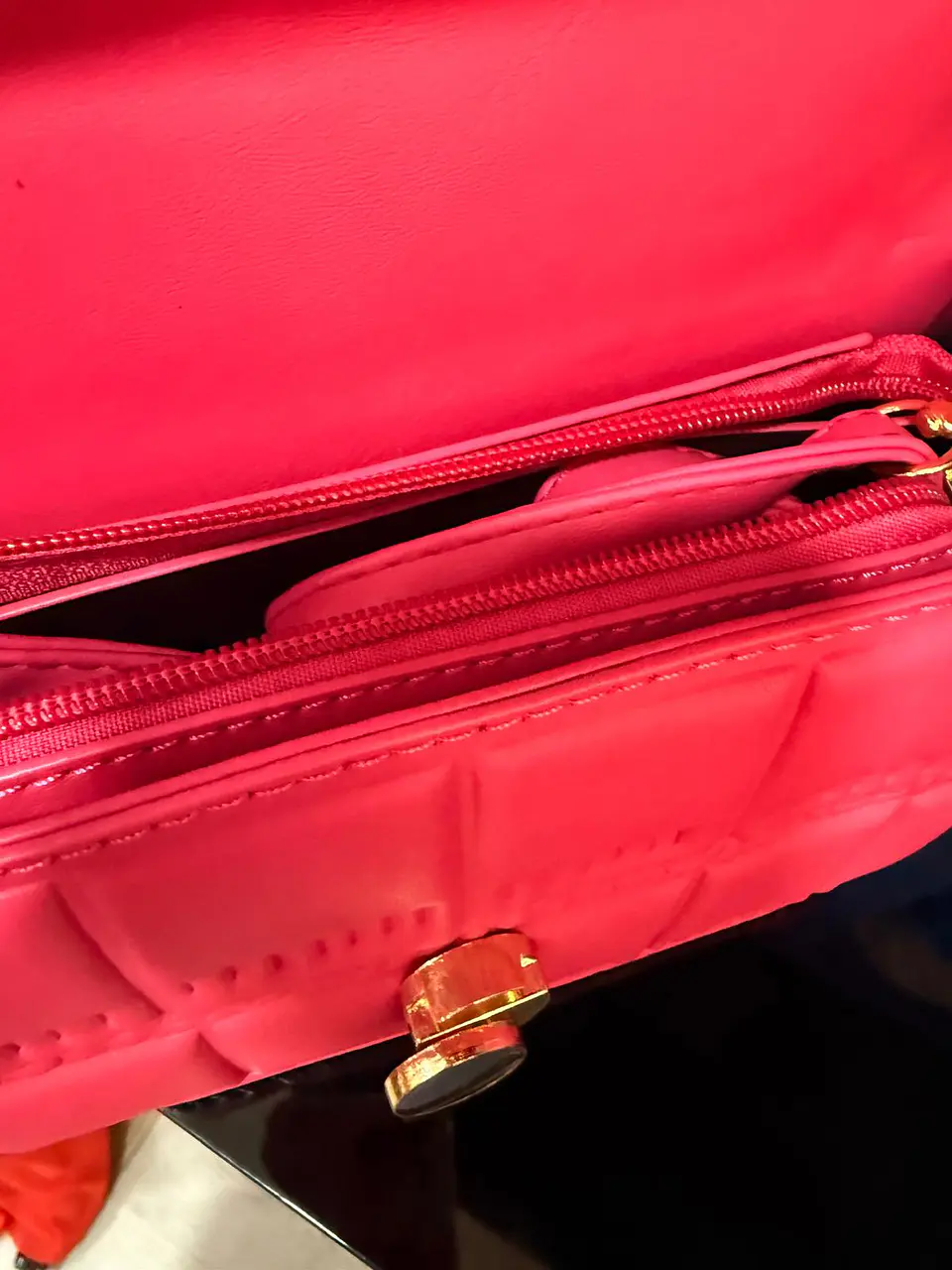 Mala Retangular Versátil com 3 Alças 4