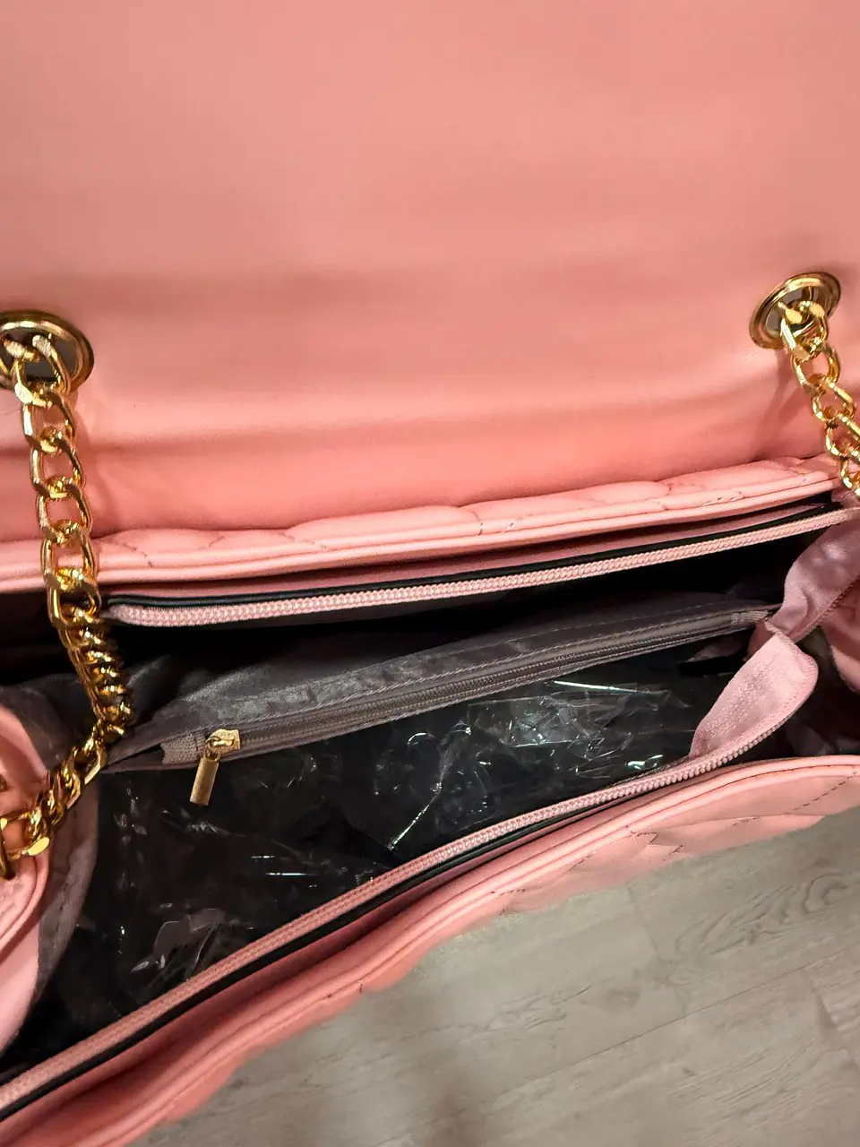 Mala Rosa com Detalhe de Corações 2