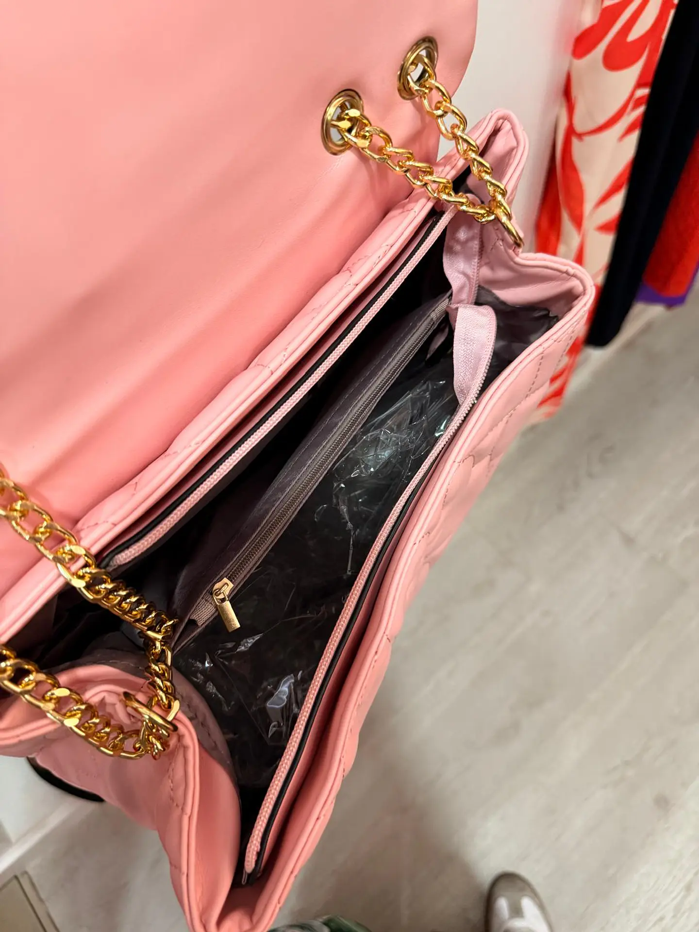 Mala Rosa com Detalhe de Corações 5